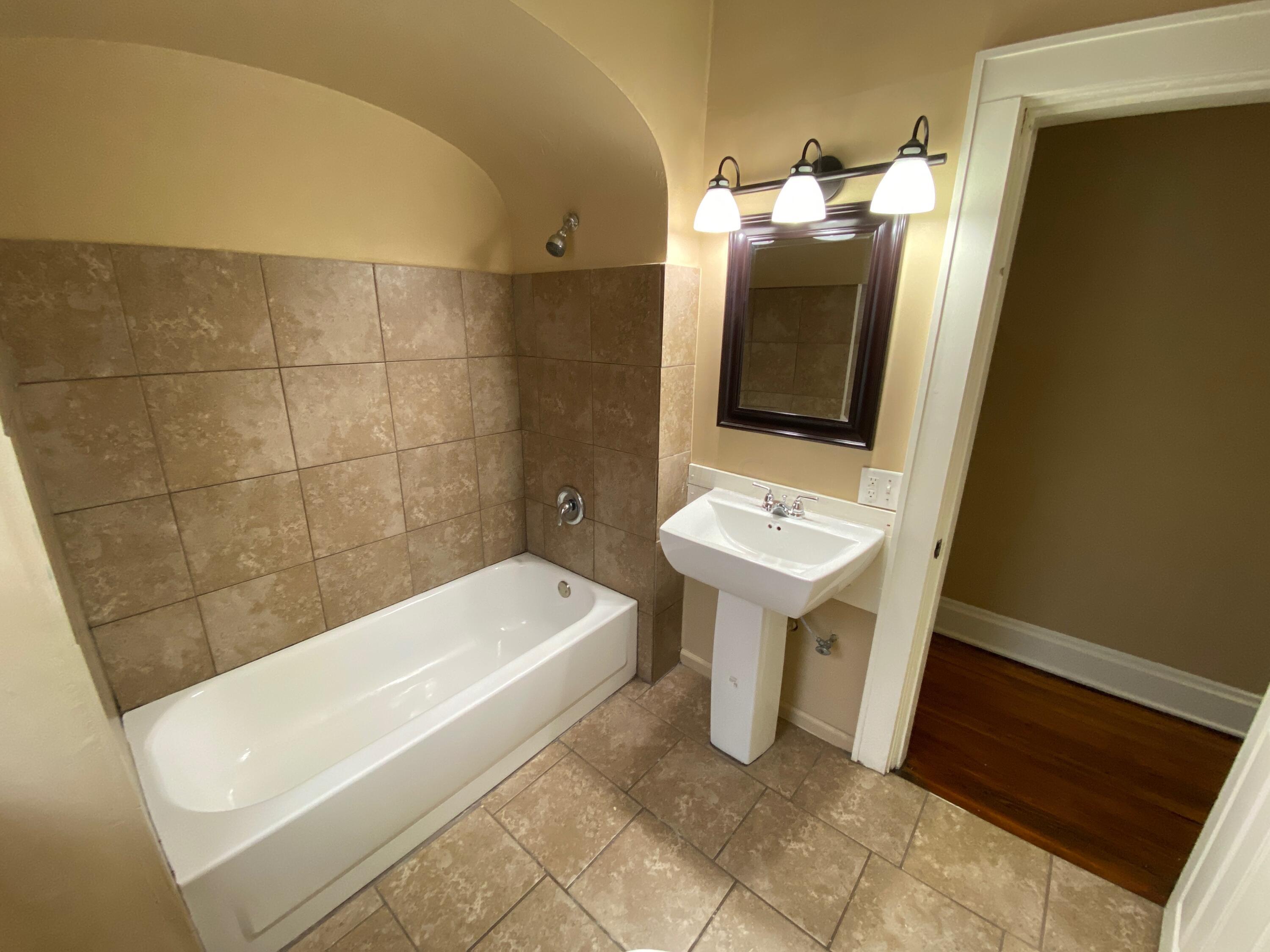 419 E 16th Avenue Property Photo 10