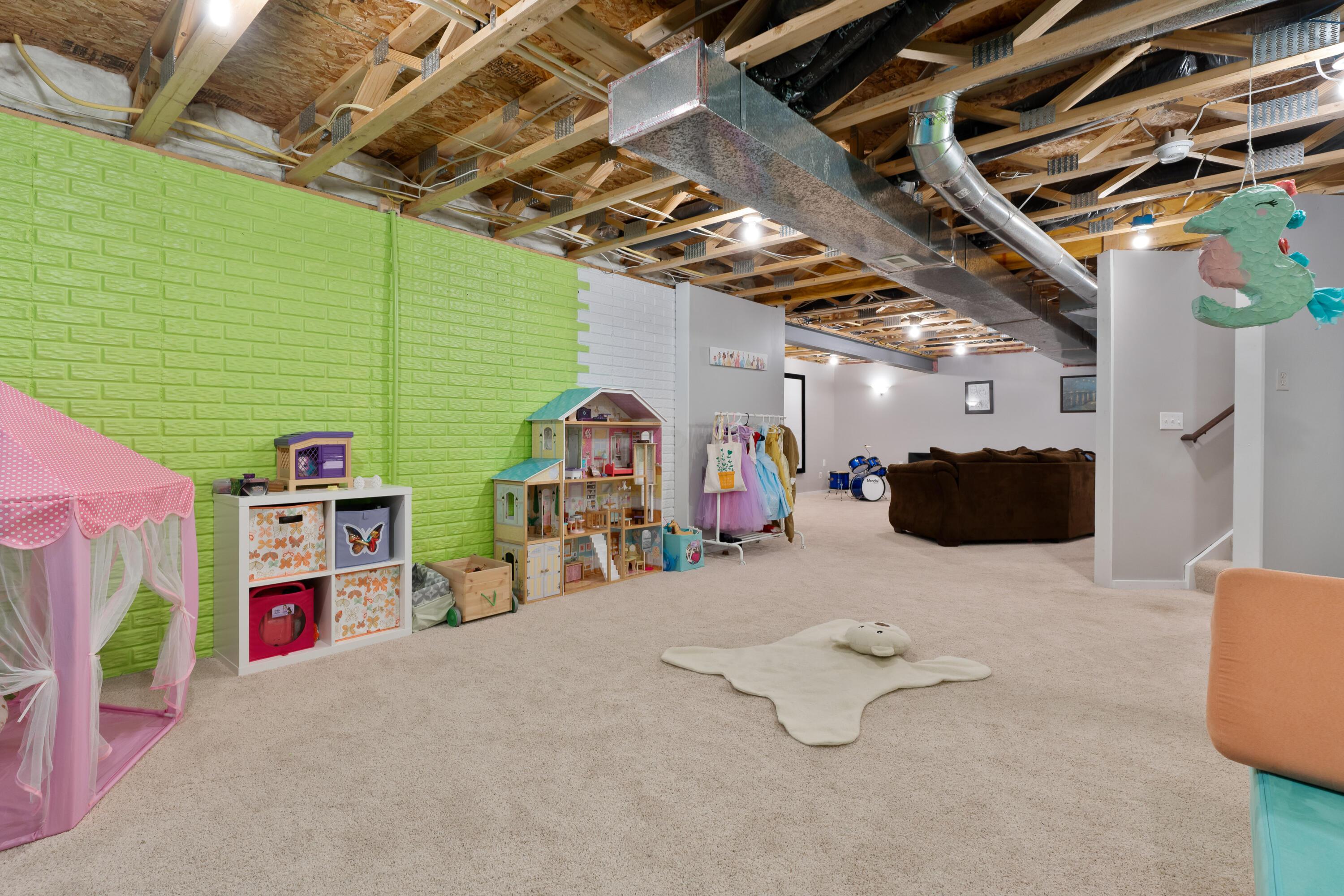 636 Stallion Way Property Photo 44