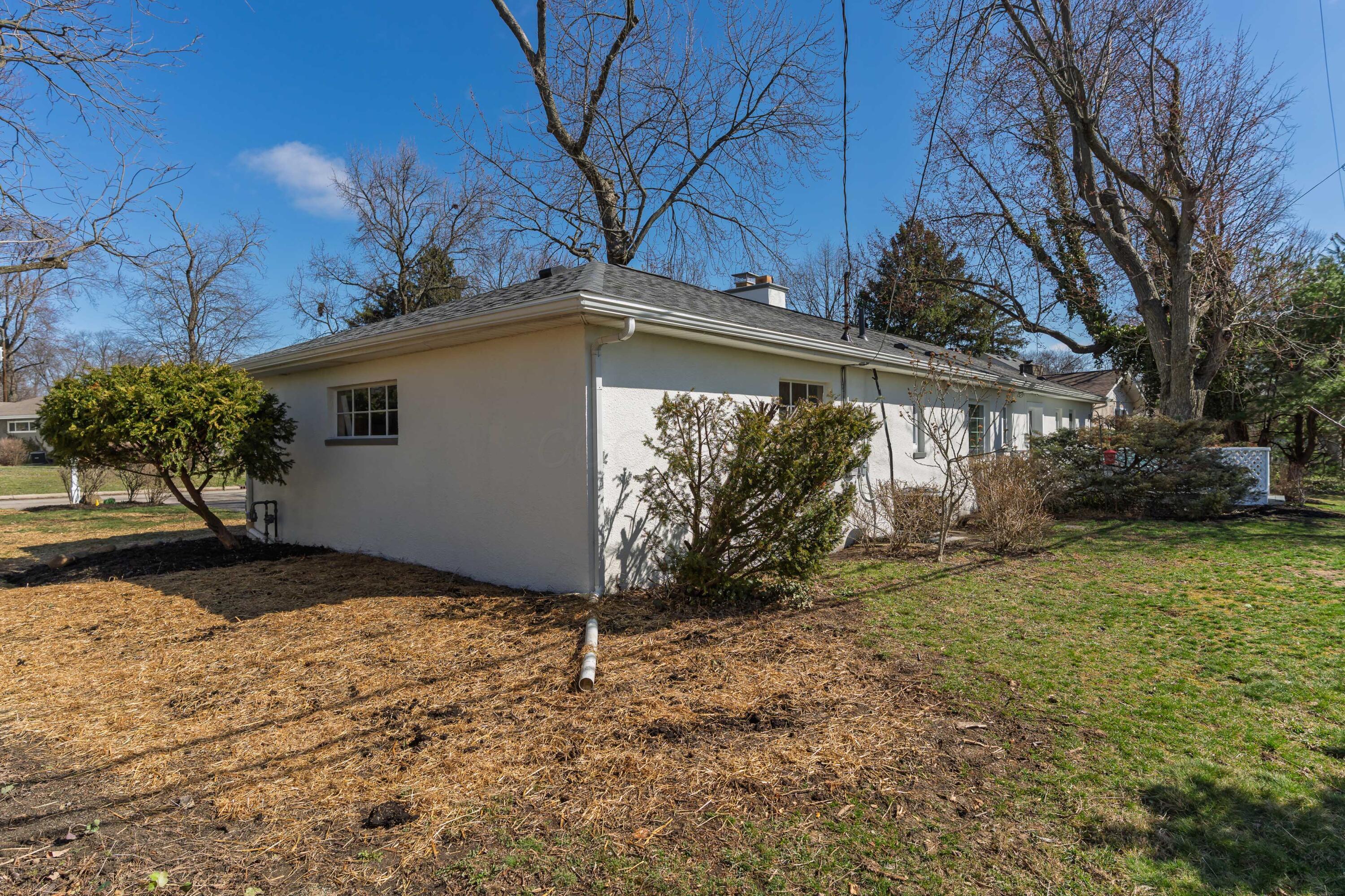 2567 Maplewood Drive Property Photo 31