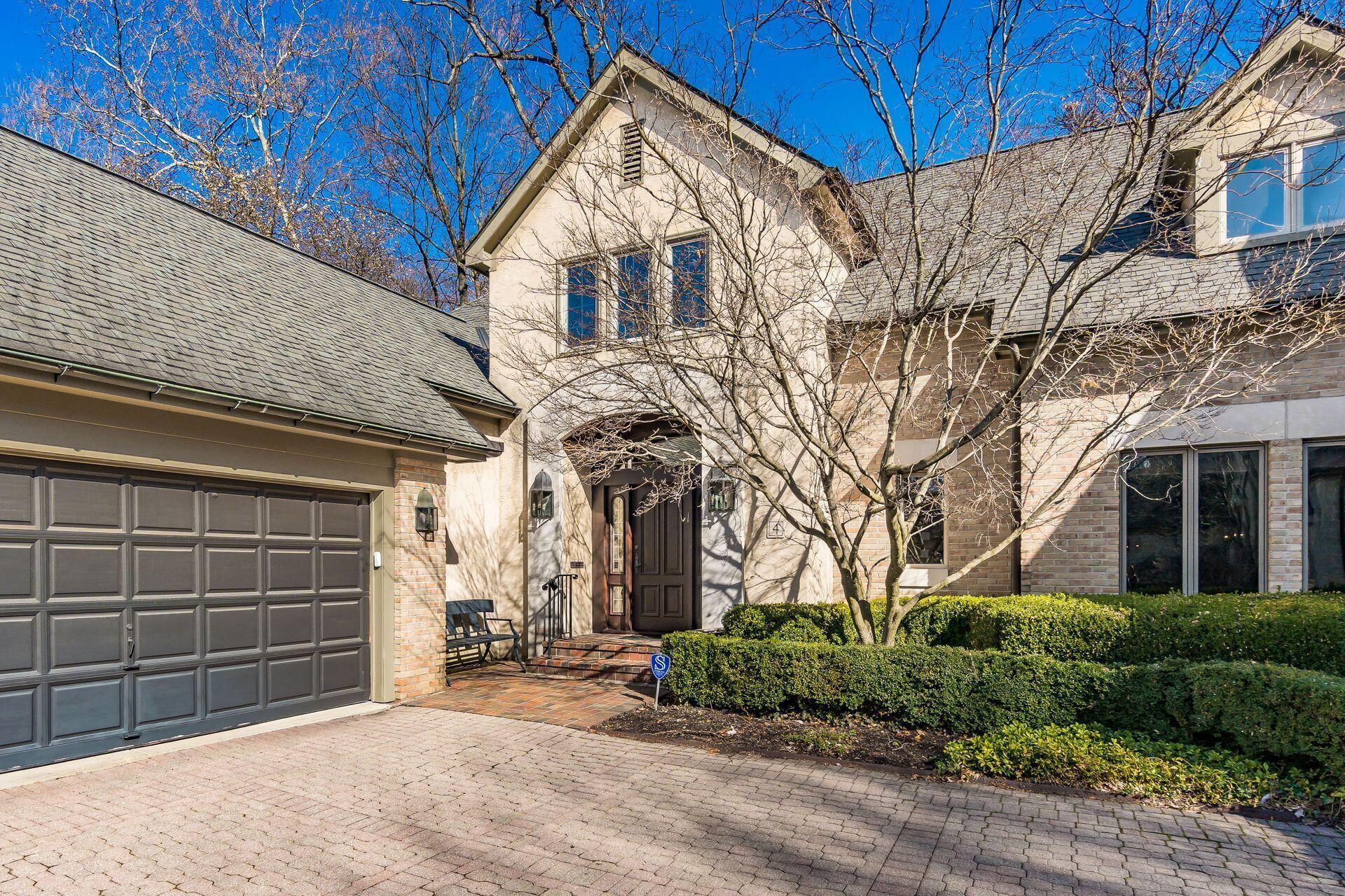 4 Lyonsgate Property Photo 2