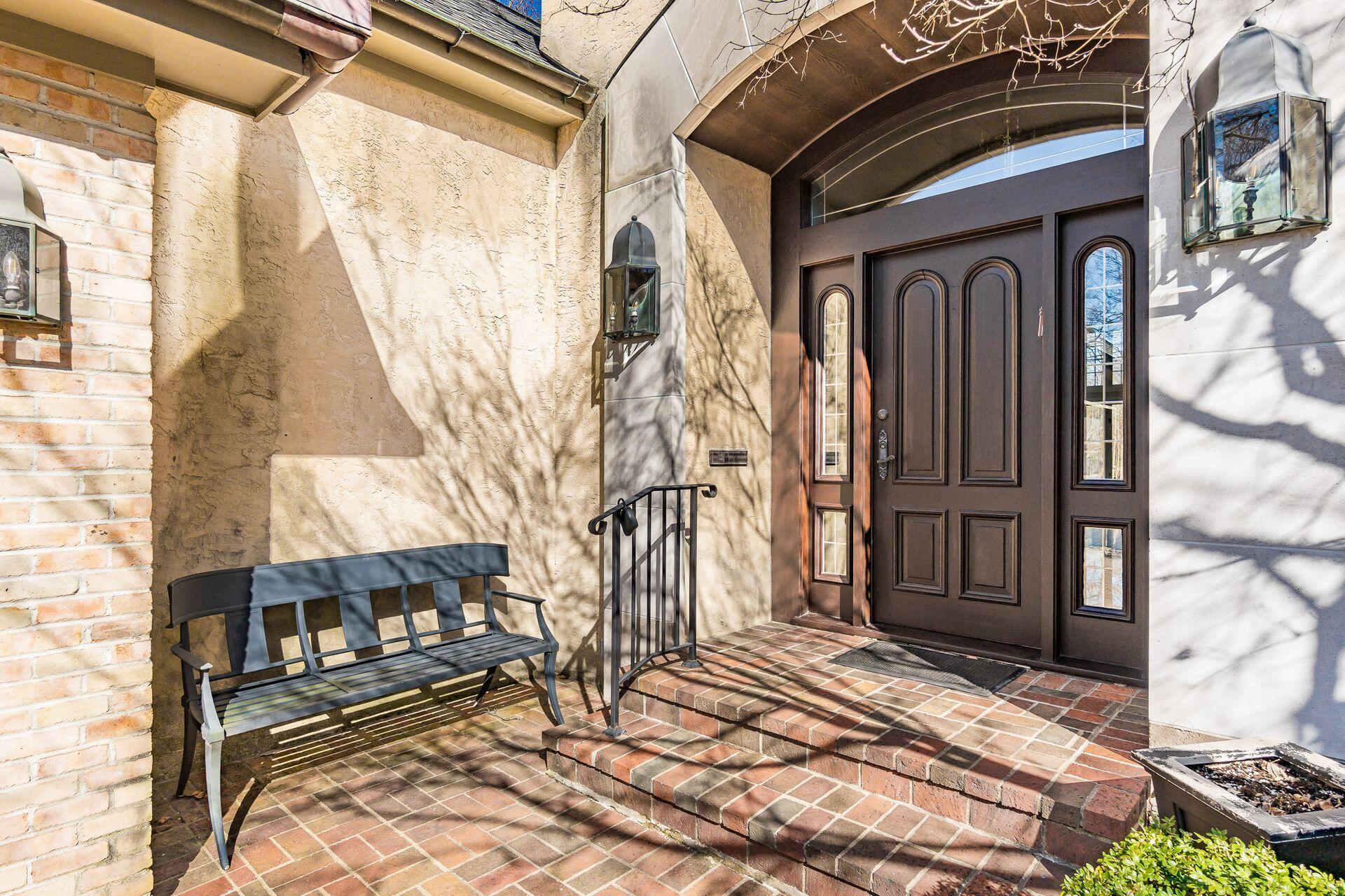4 Lyonsgate Property Photo 3