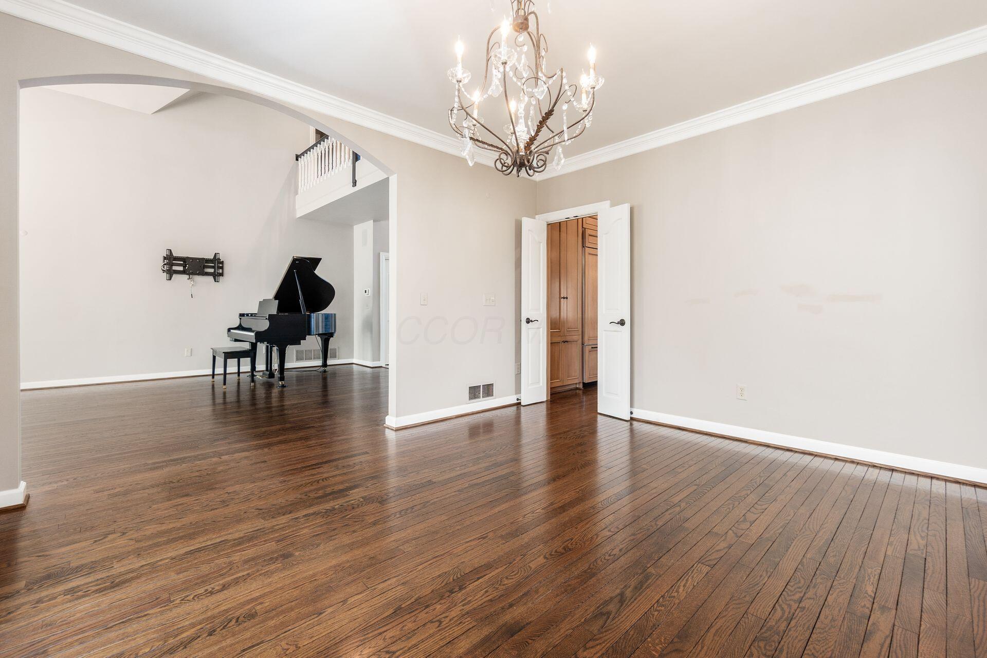 4 Lyonsgate Property Photo 11
