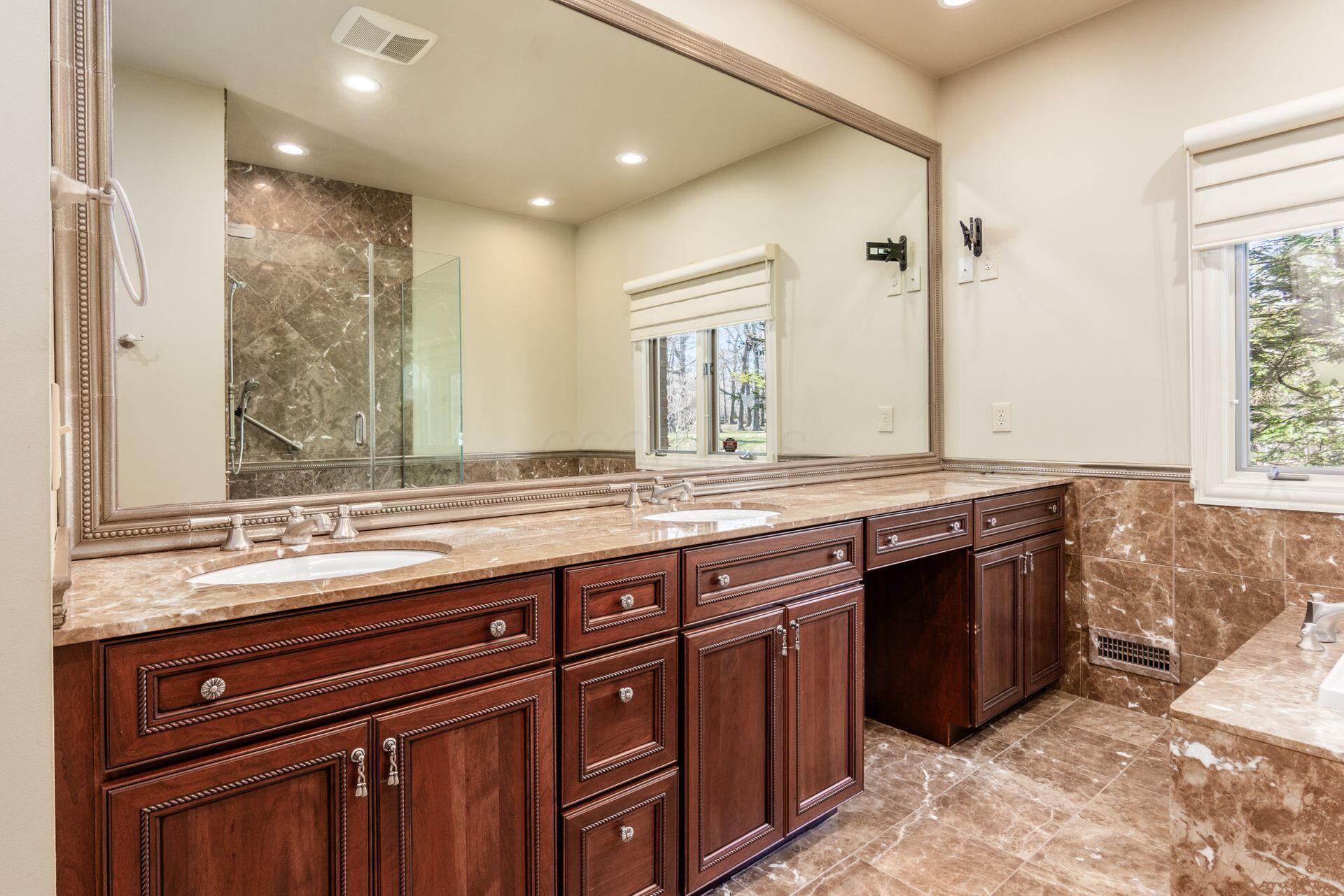 4 Lyonsgate Property Photo 21