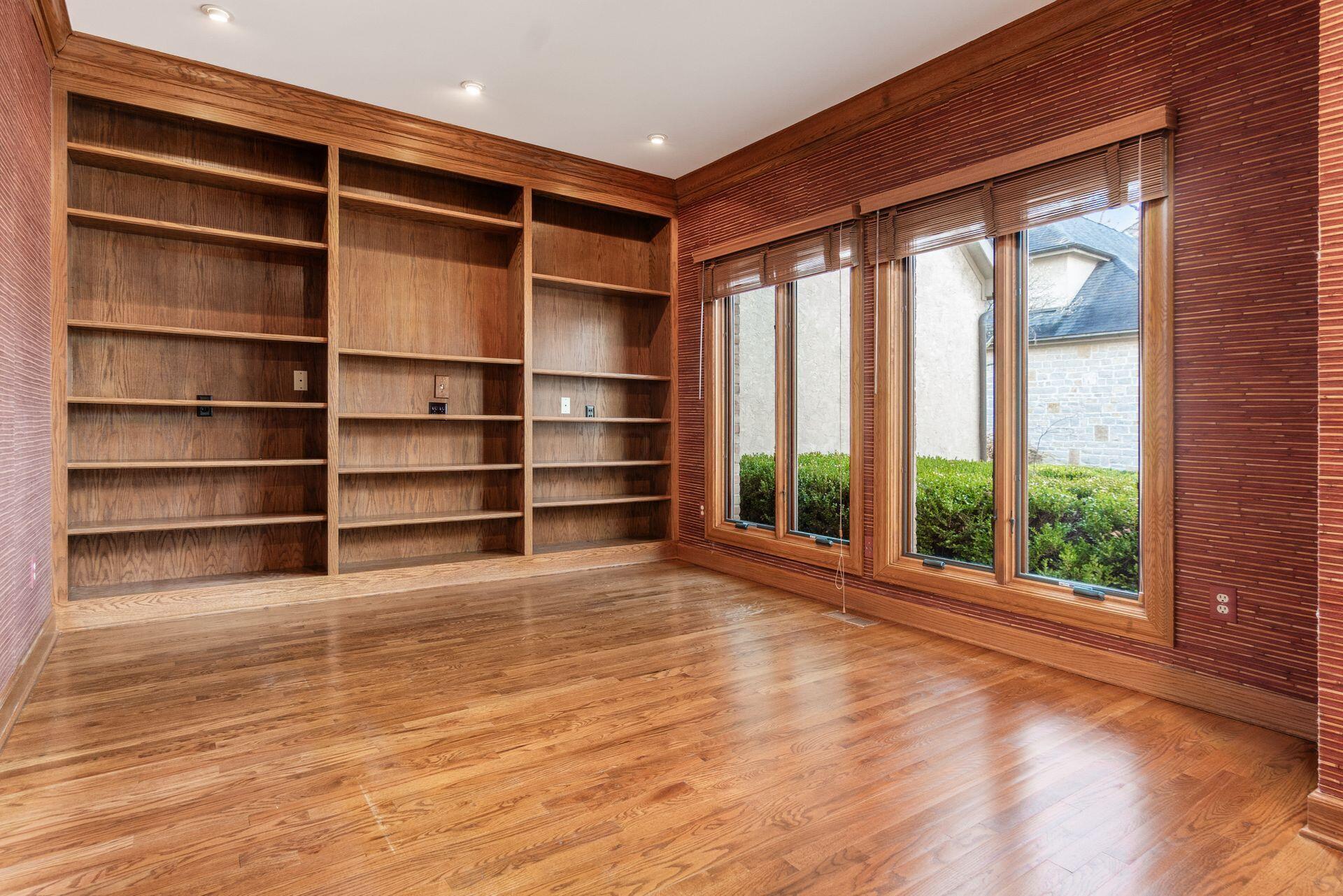 4 Lyonsgate Property Photo 24