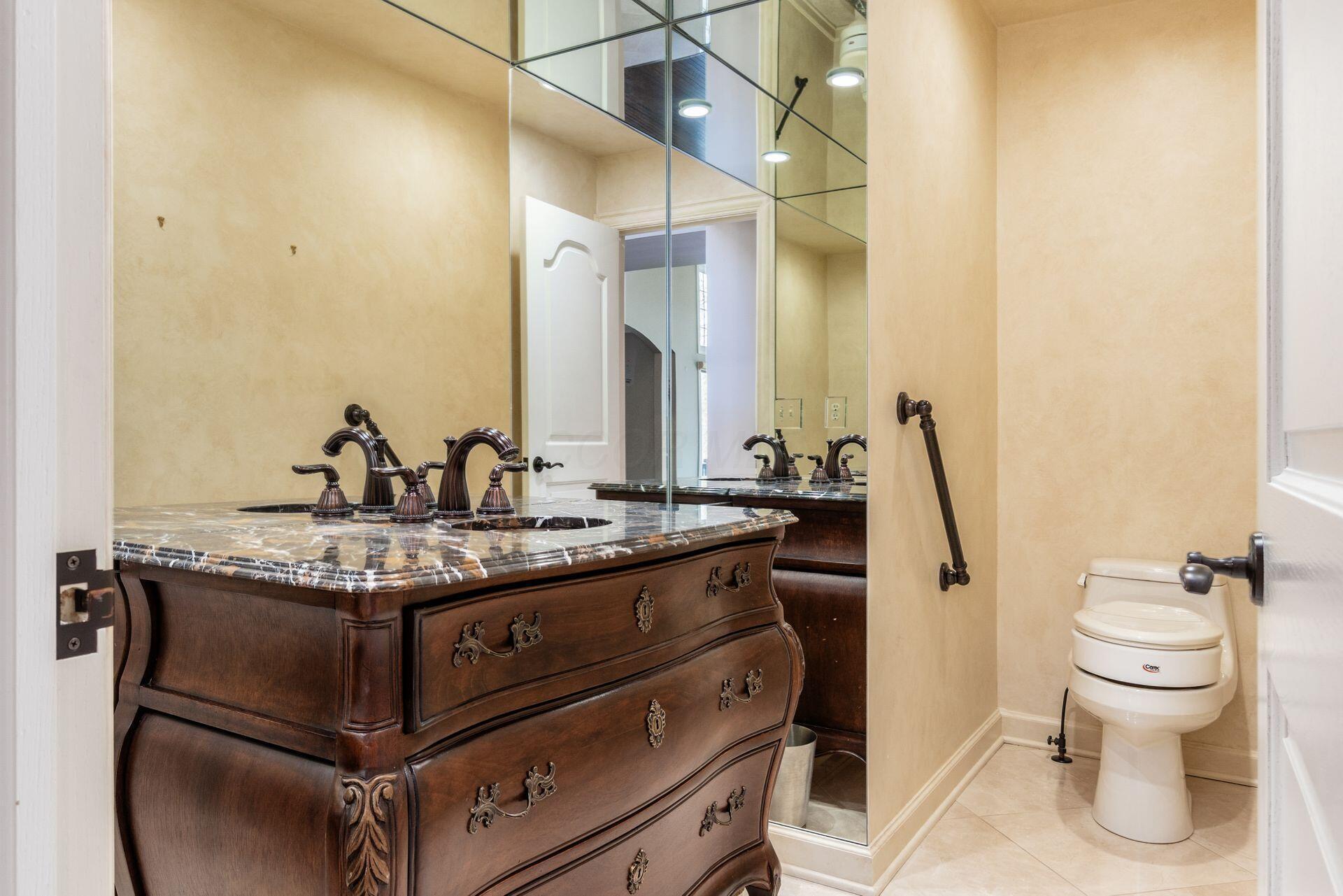 4 Lyonsgate Property Photo 27