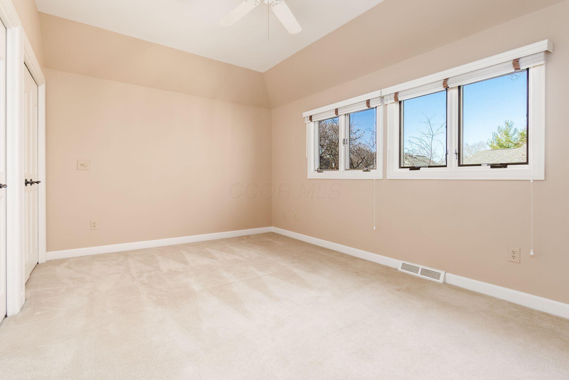 4 Lyonsgate Property Photo 30