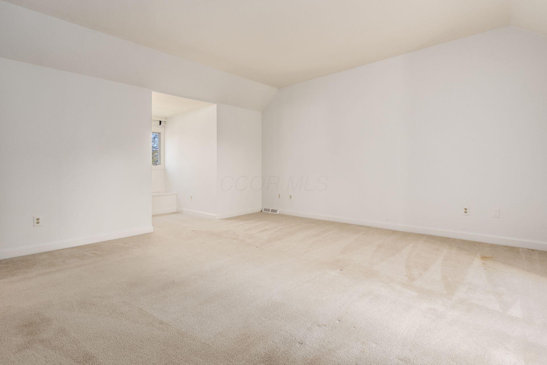 4 Lyonsgate Property Photo 33