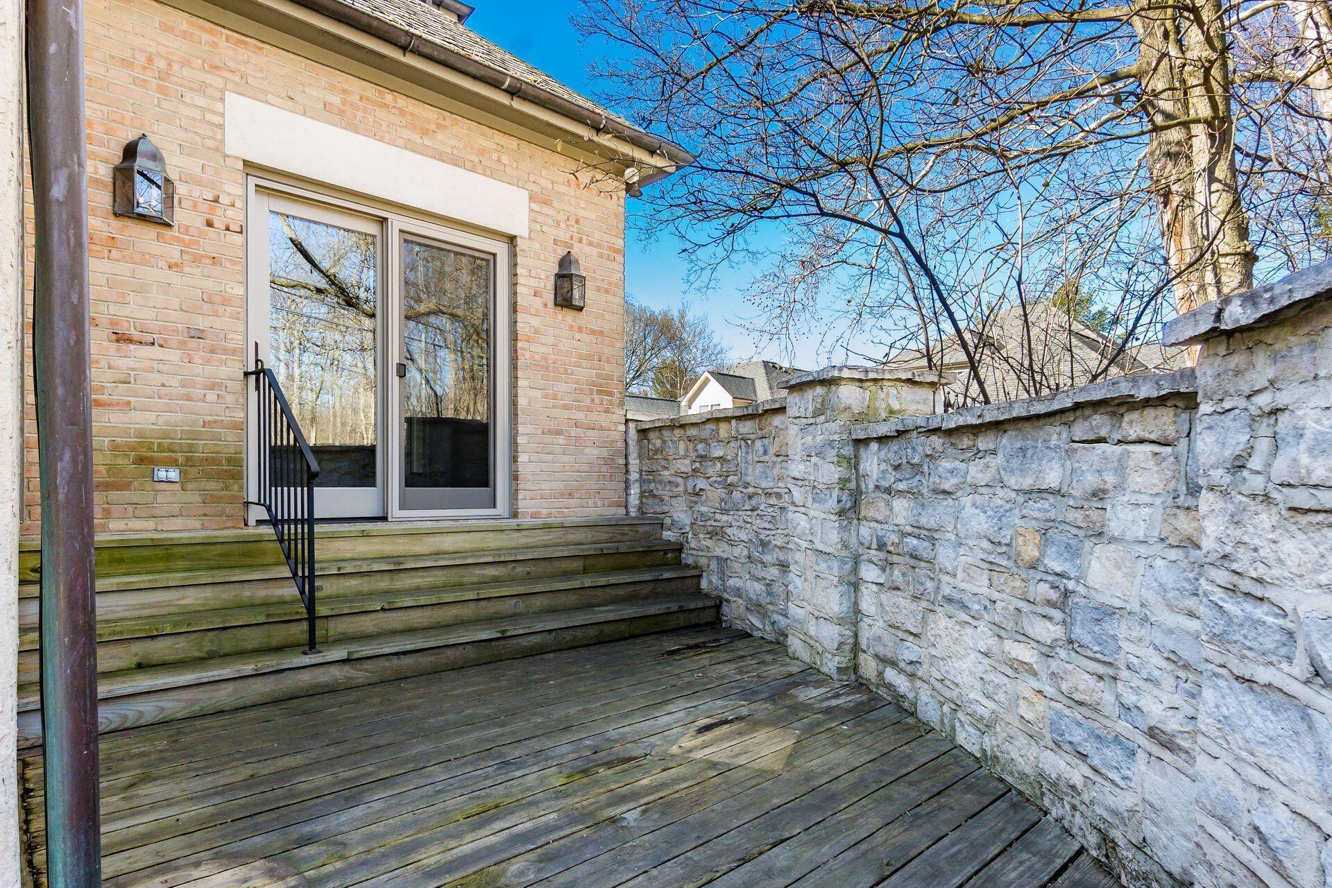 4 Lyonsgate Property Photo 40