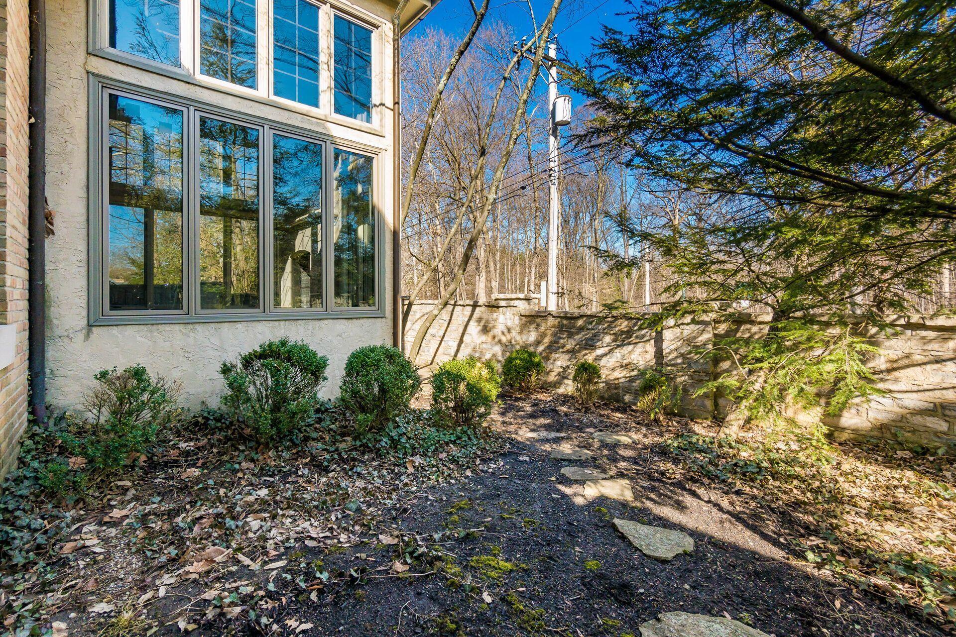 4 Lyonsgate Property Photo 41