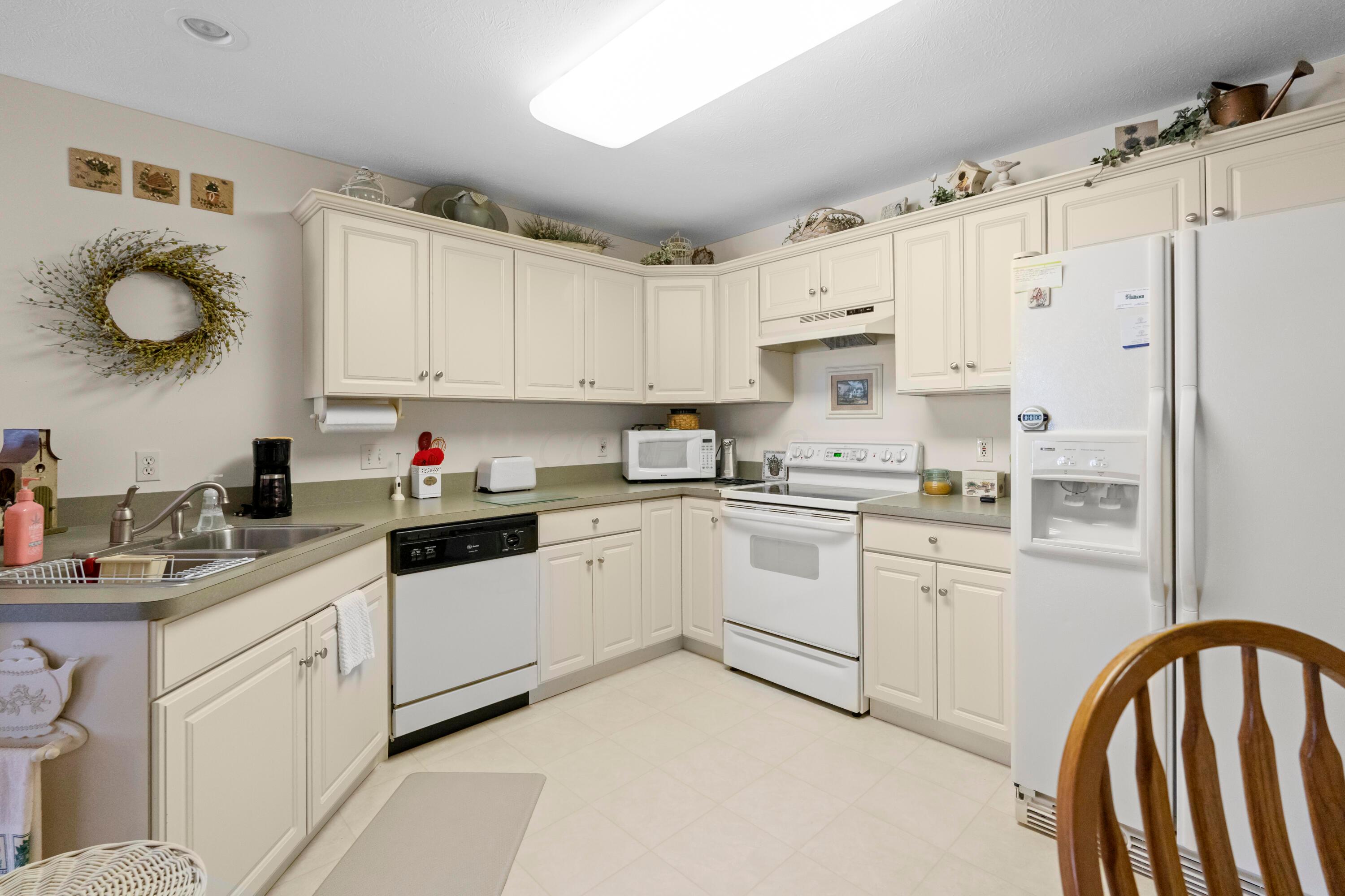 209 Greenbriar Lane Property Photo 12