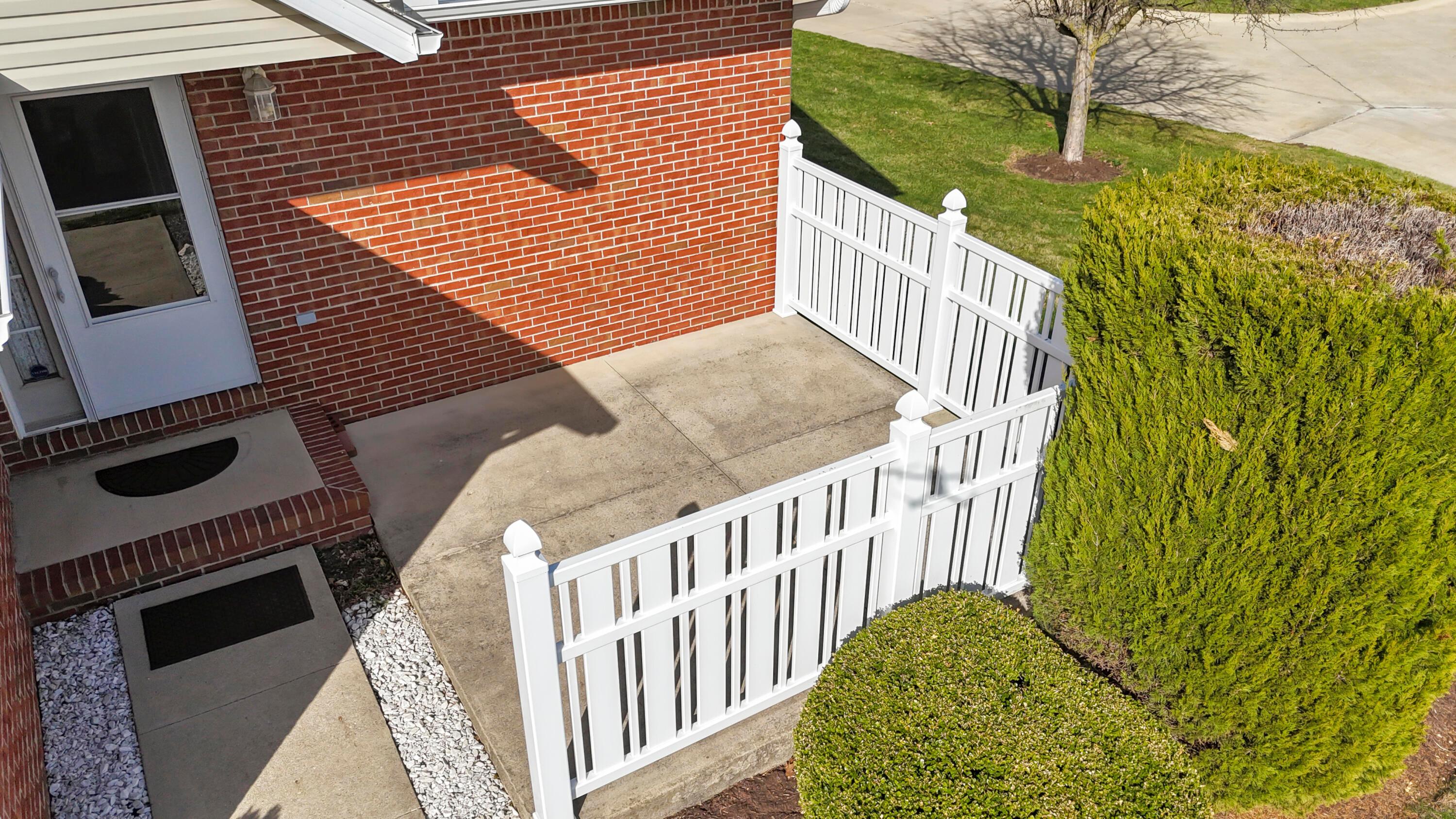 209 Greenbriar Lane Property Photo 26
