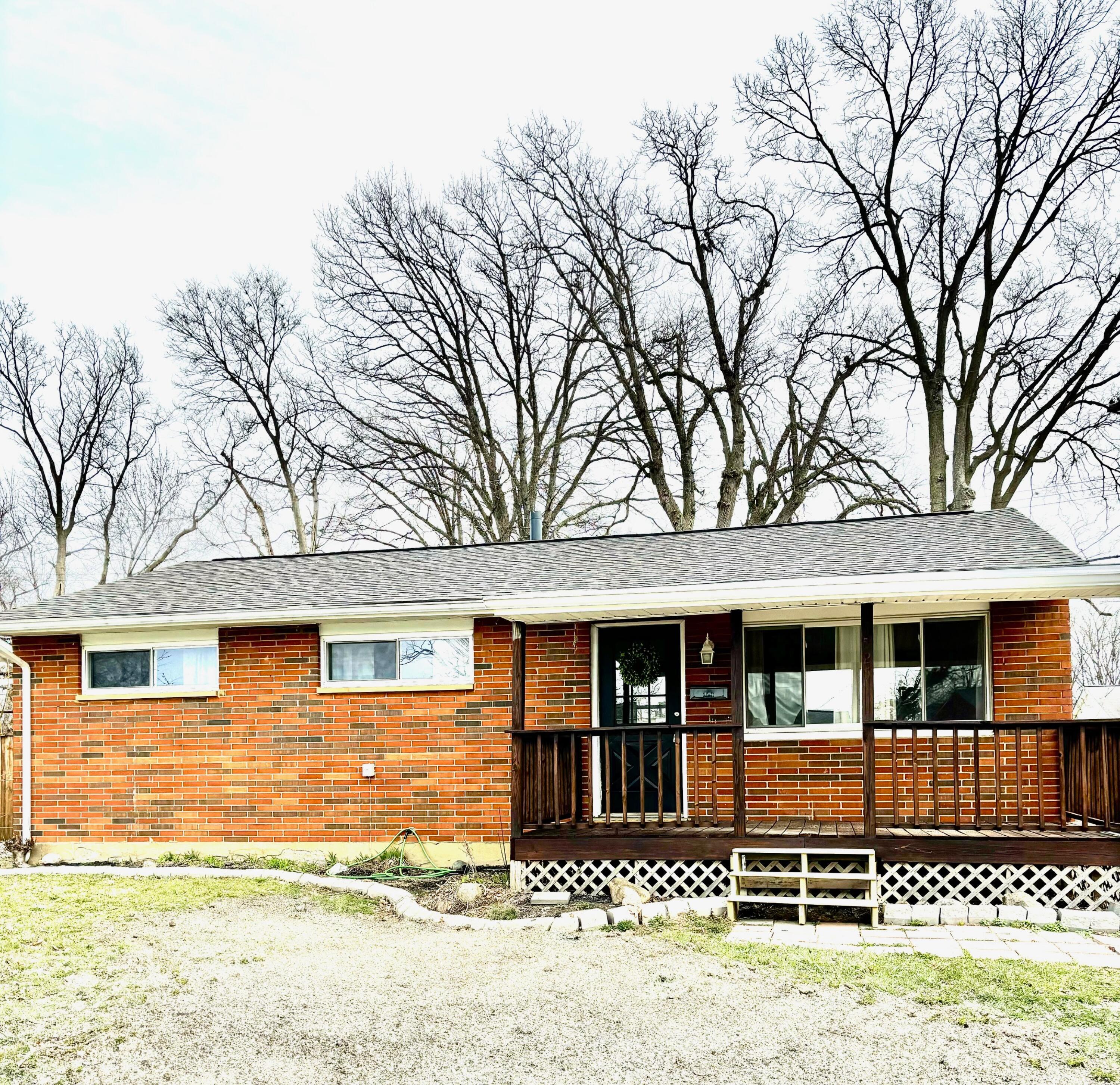 525 Crescent Drive Property Photo 1