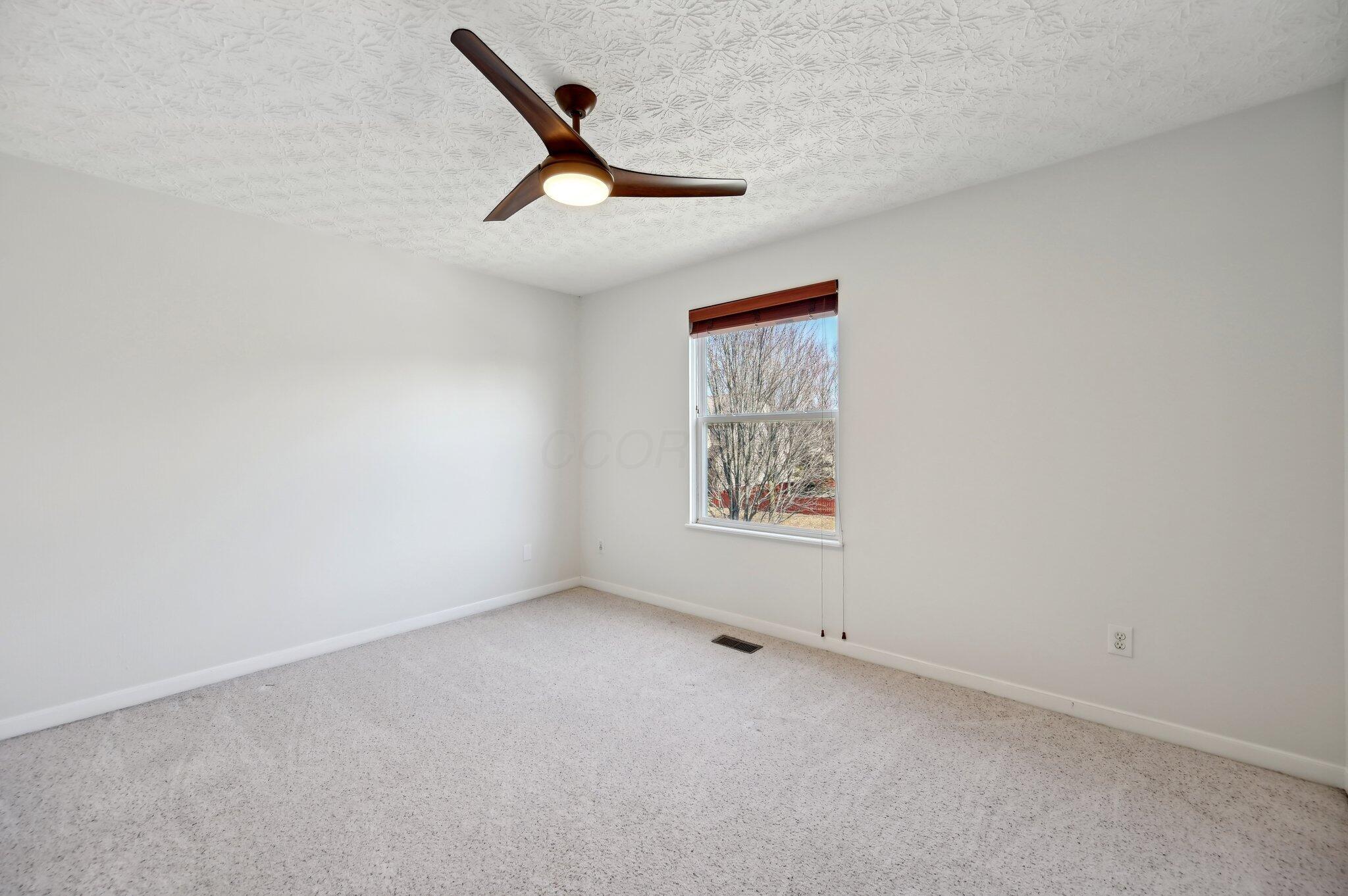 6894 Scioto Chase Boulevard Property Photo 5
