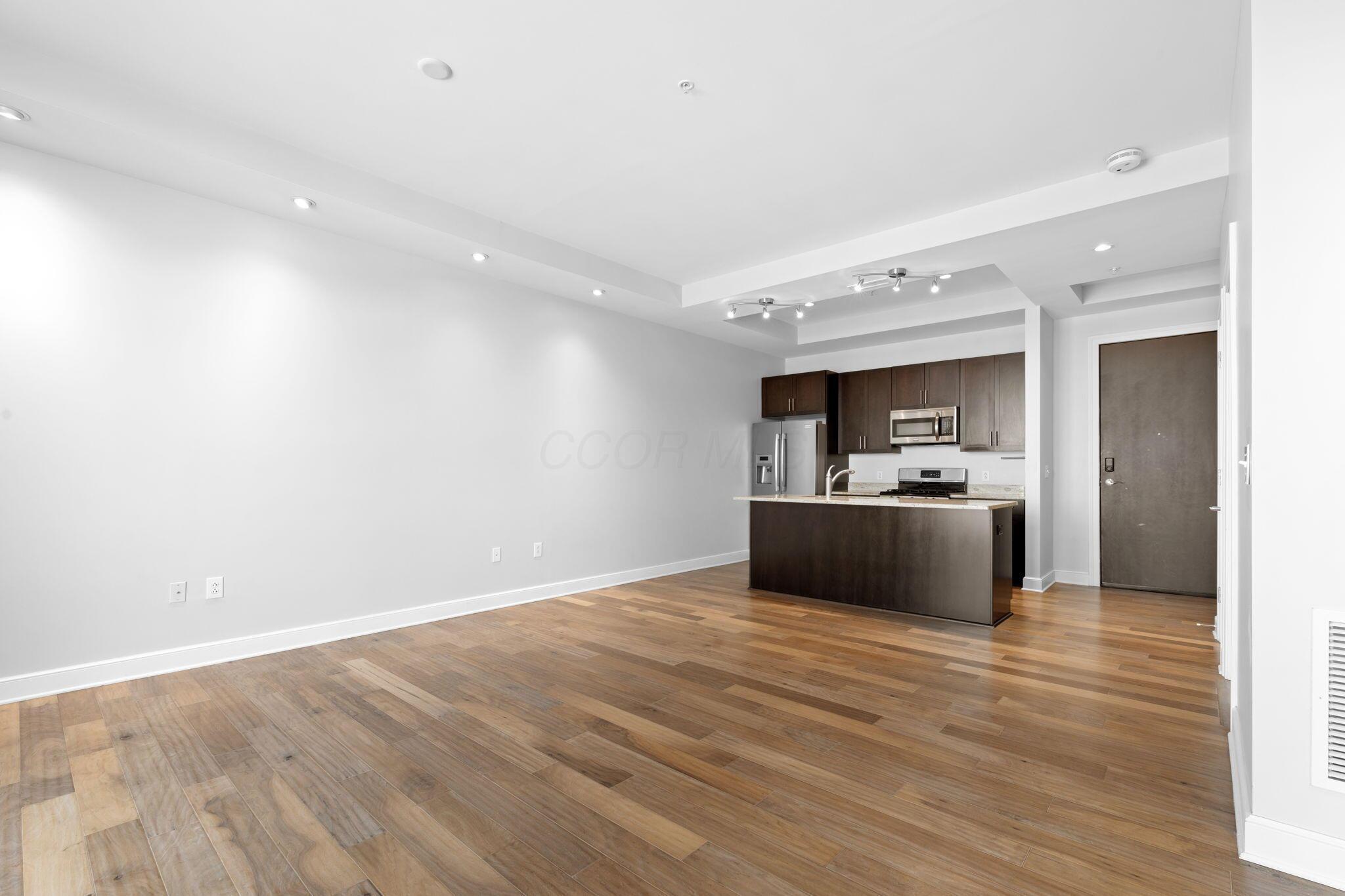 1145 N High Street, 502 Property Photo 17