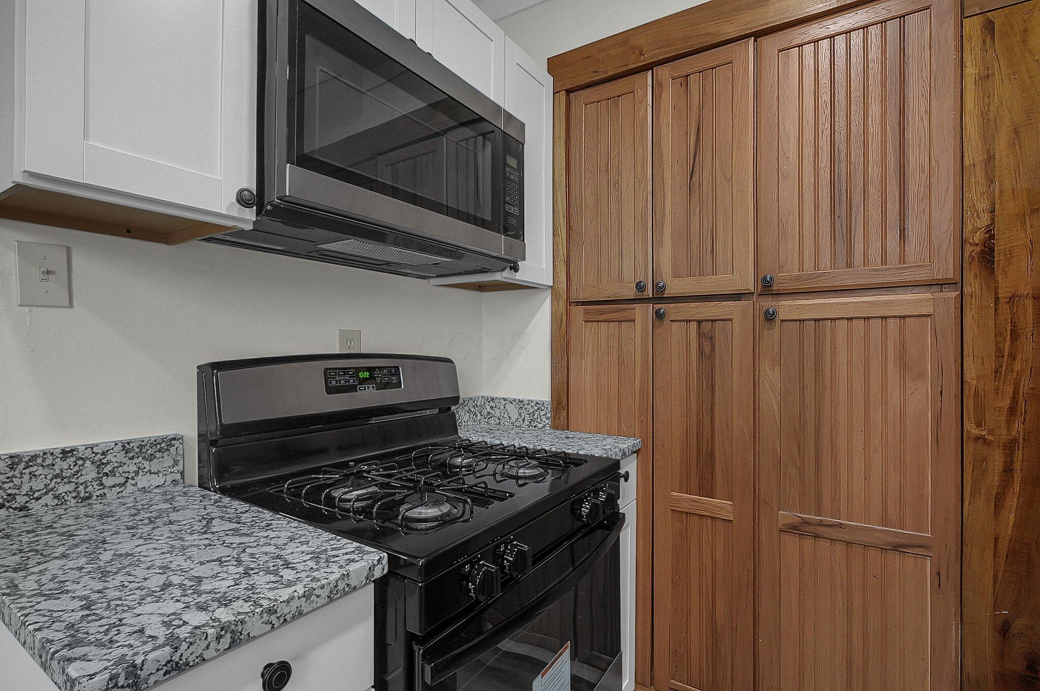 472 E Hinman Avenue Property Photo 9