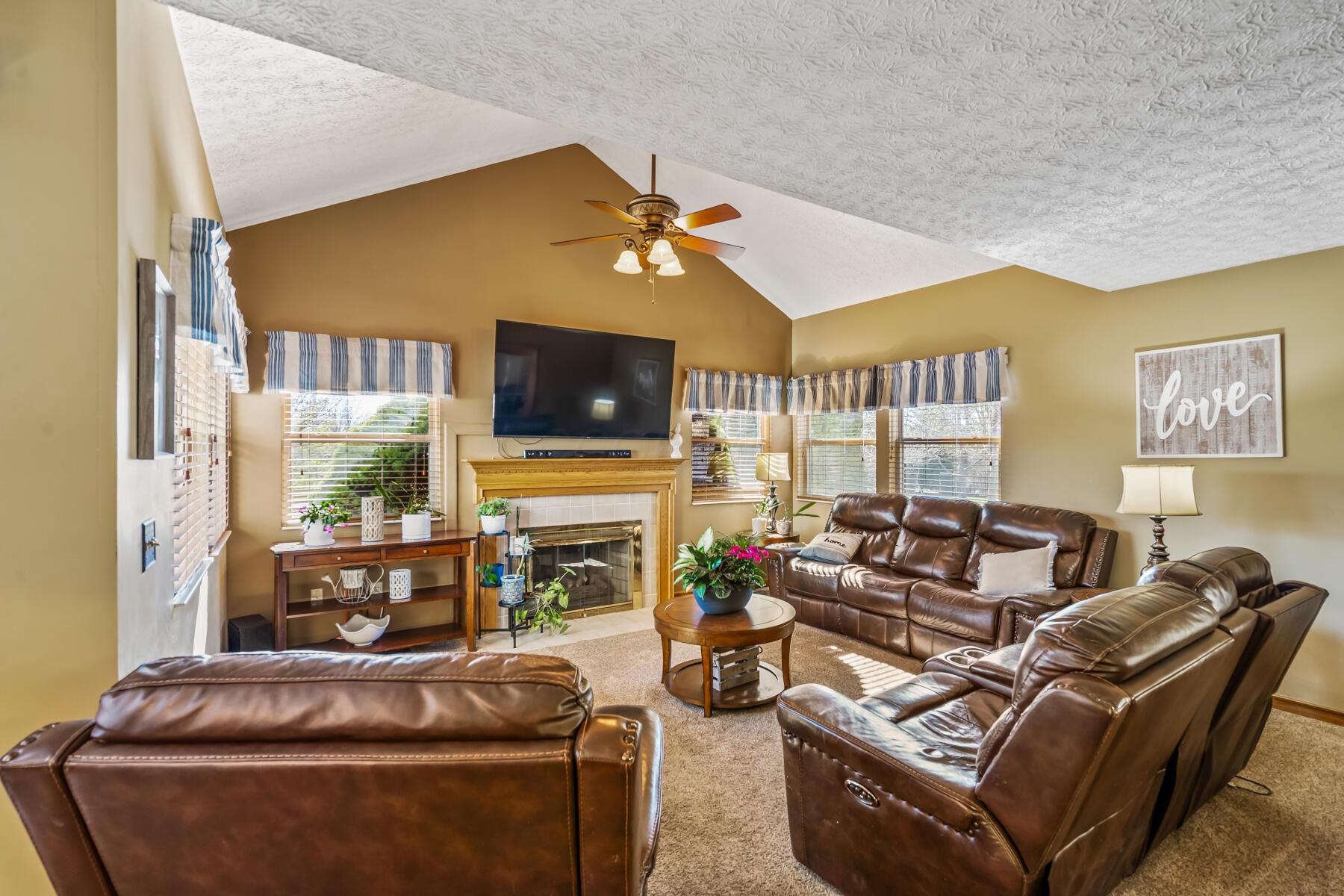 1200 Westwood Drive Property Photo 12