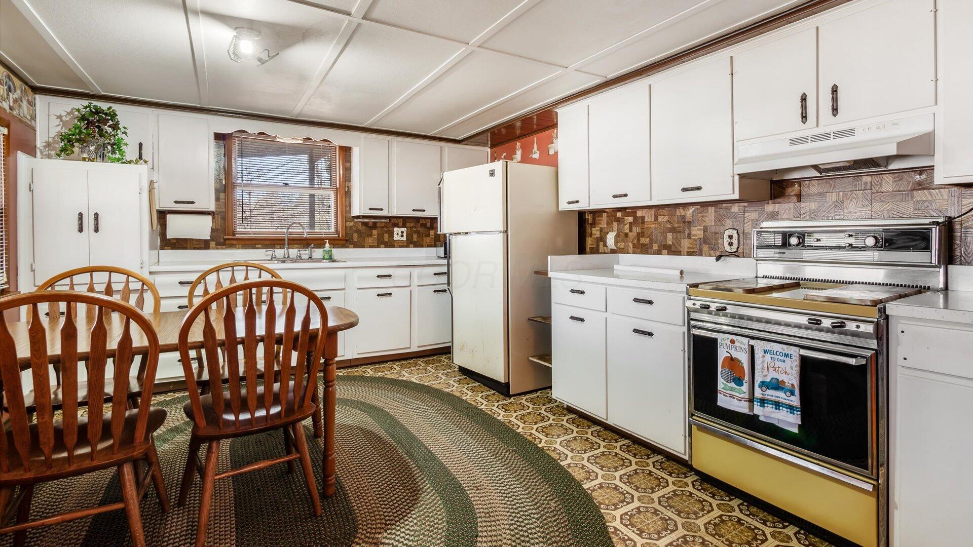 25833 Lashley Road Property Photo 6