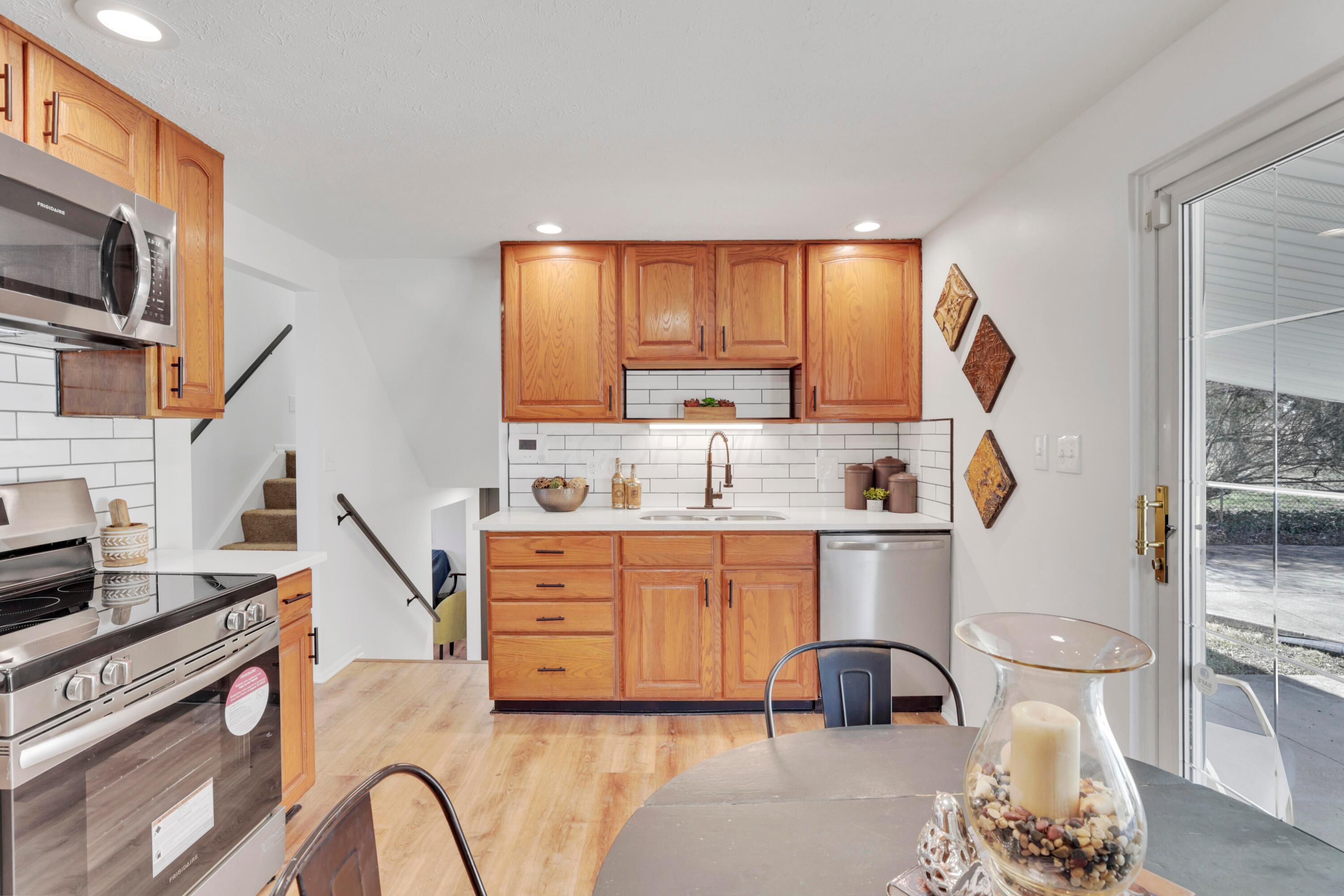2911 Renfro Road Property Photo 6