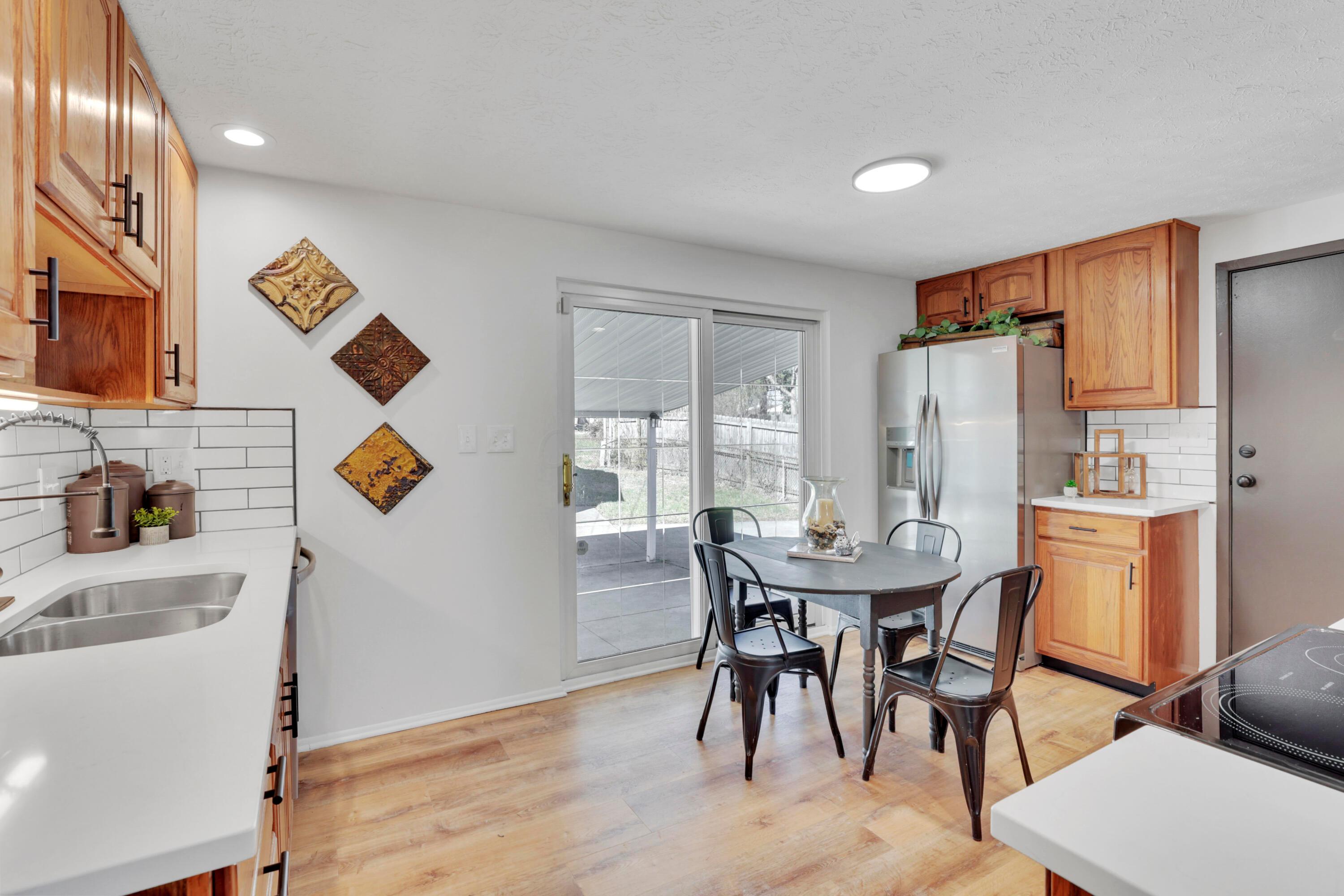 2911 Renfro Road Property Photo 10