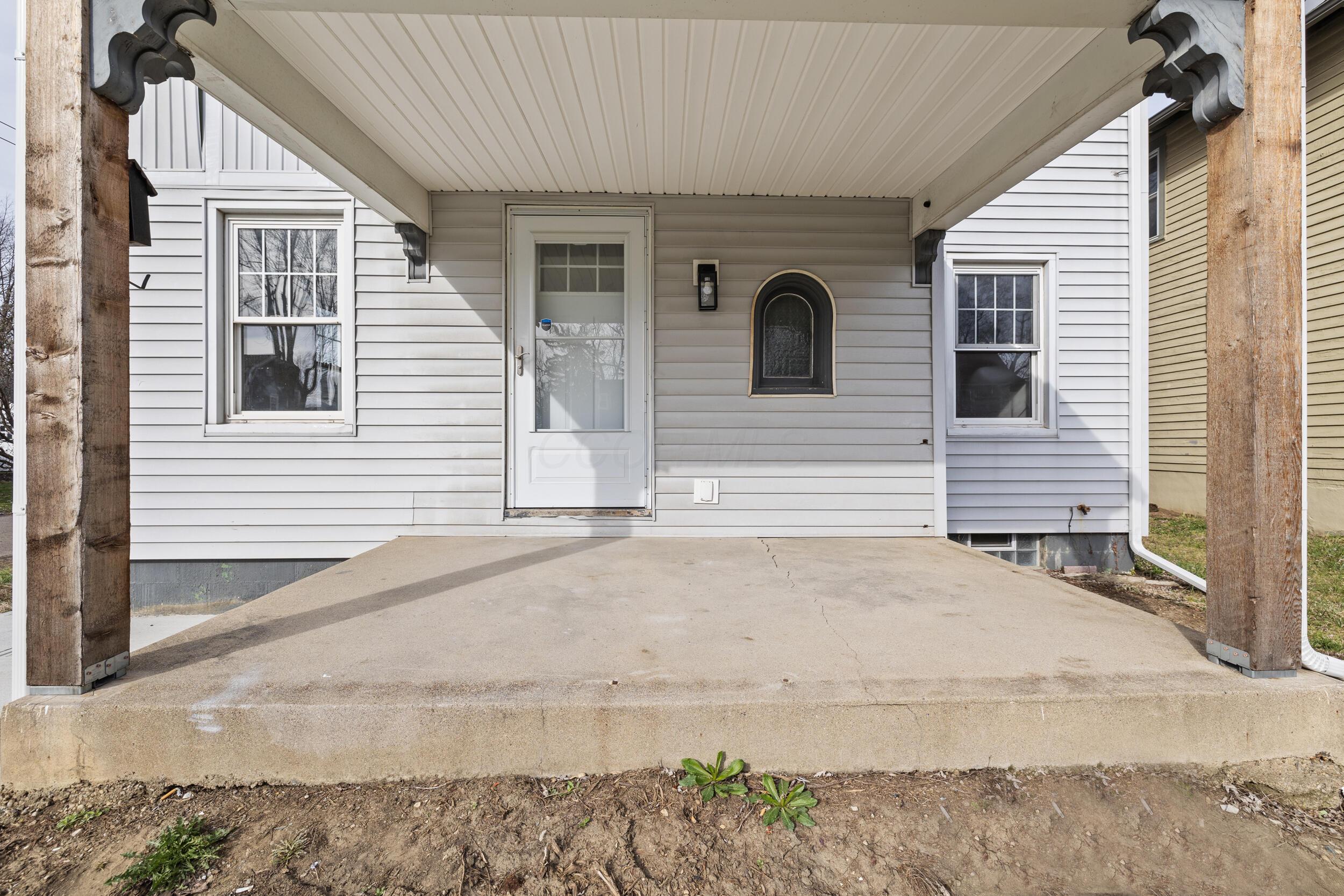591 Binns Boulevard Property Photo 3
