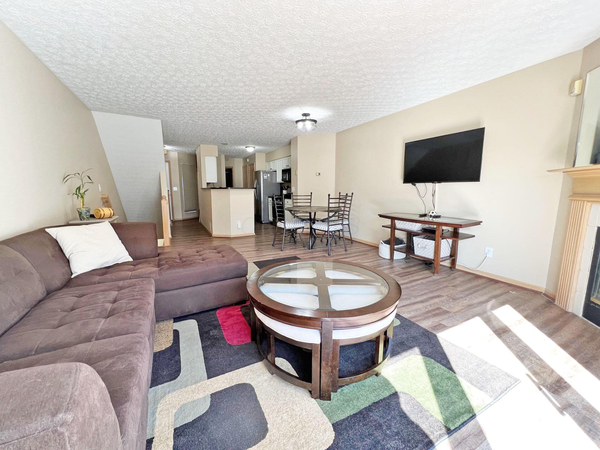 2224 Victoria Park Drive Property Photo 3