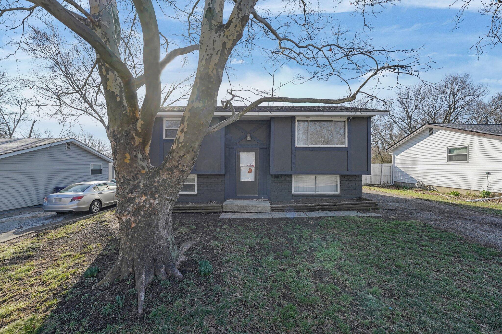 3359 Robin Hill Court W Property Photo 2