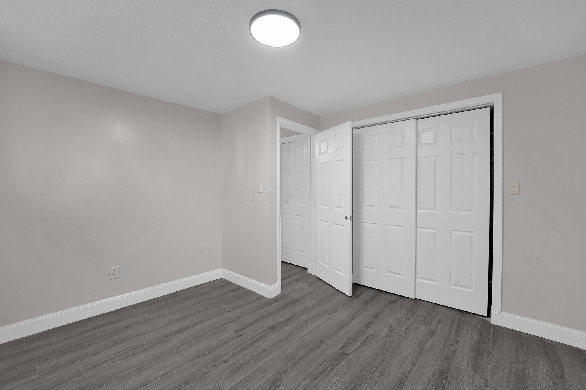 3359 Robin Hill Court W Property Photo 9