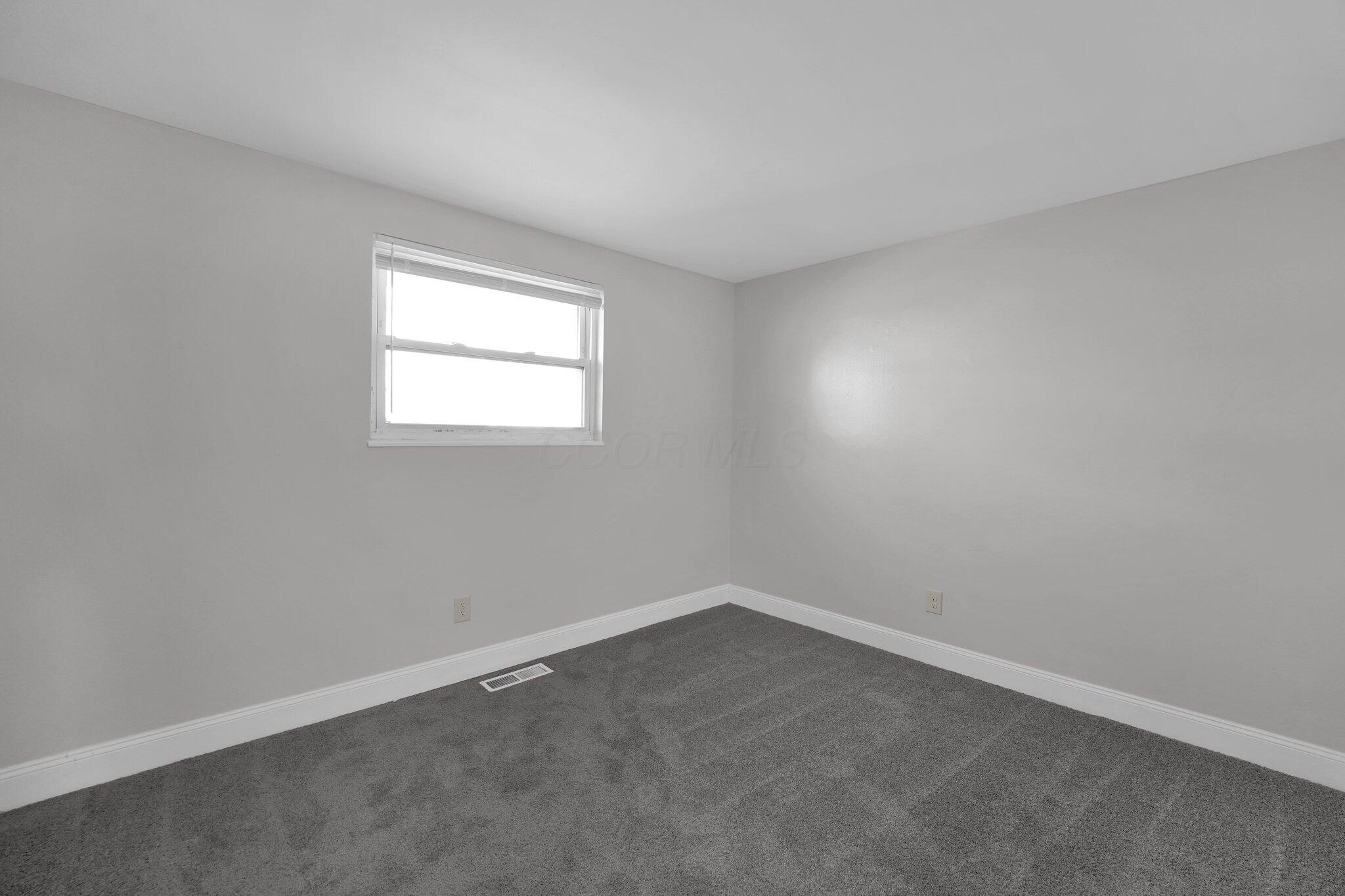 3359 Robin Hill Court W Property Photo 10
