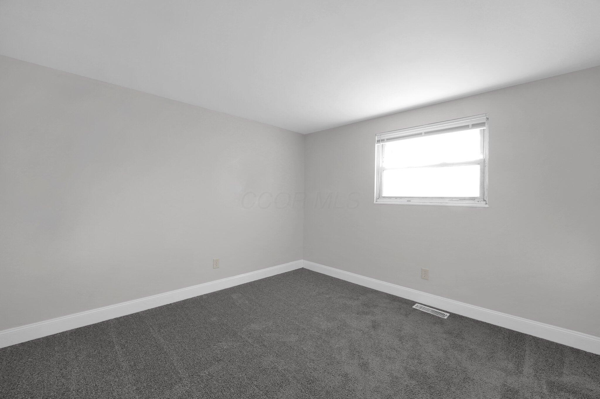 3359 Robin Hill Court W Property Photo 14