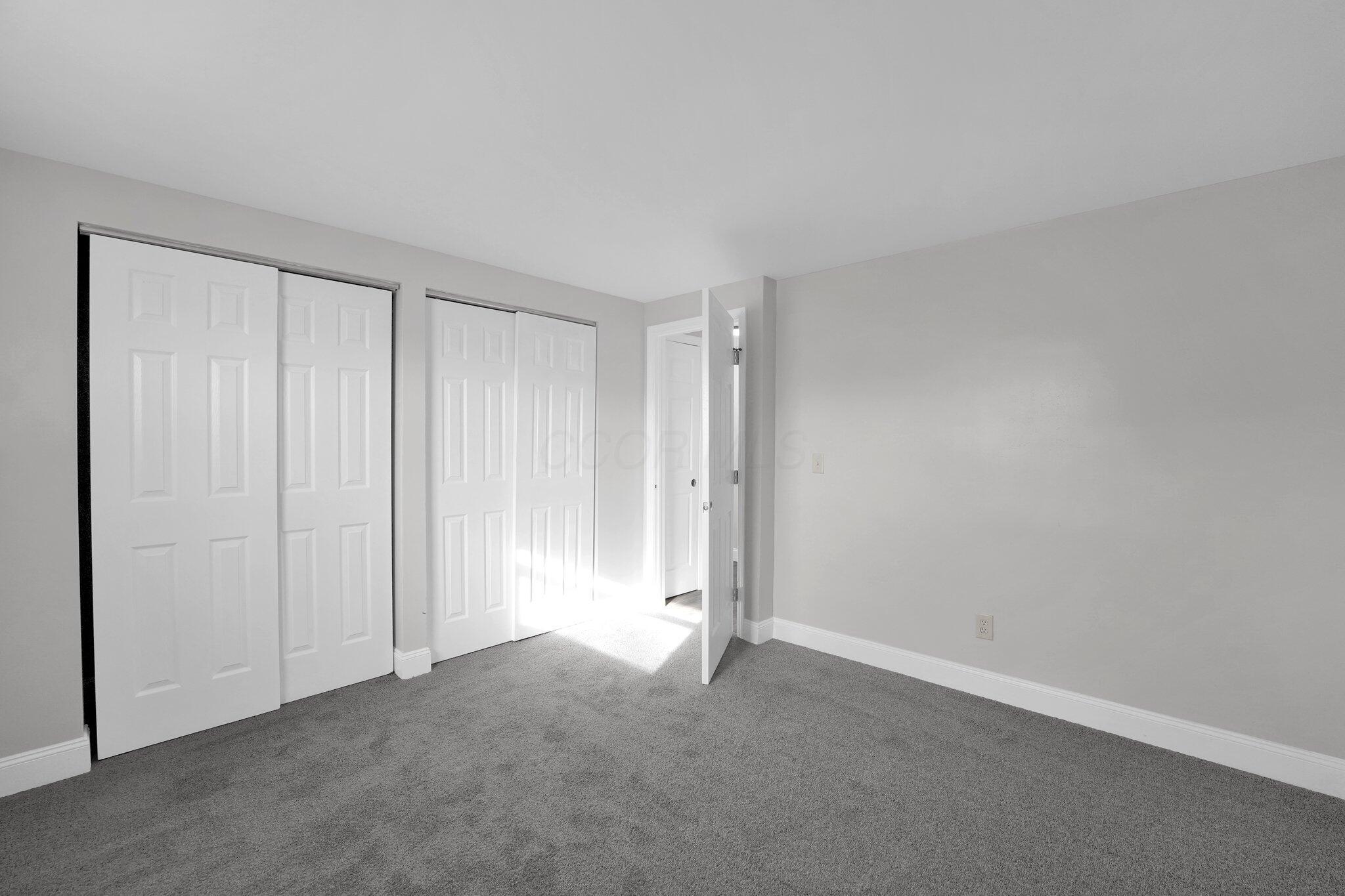 3359 Robin Hill Court W Property Photo 19
