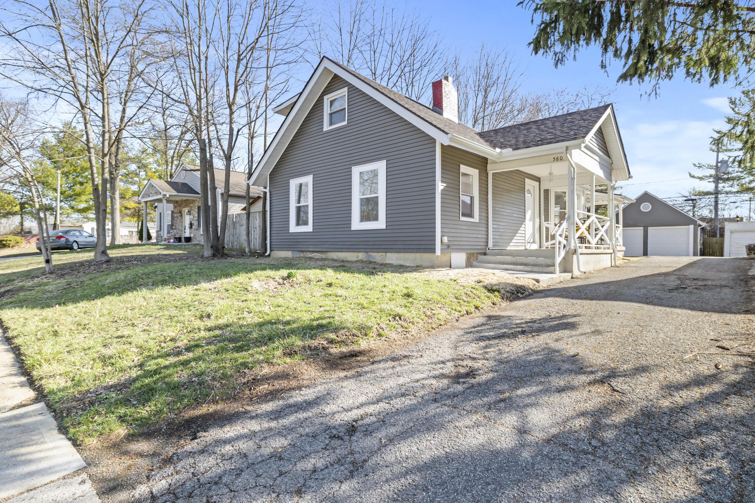 580 S Napoleon Avenue Property Photo 3