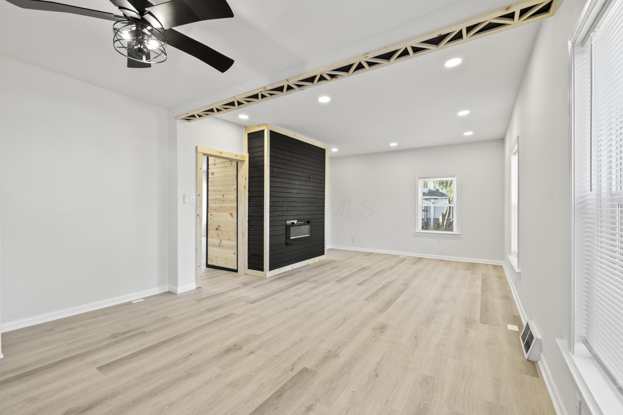 580 S Napoleon Avenue Property Photo 16