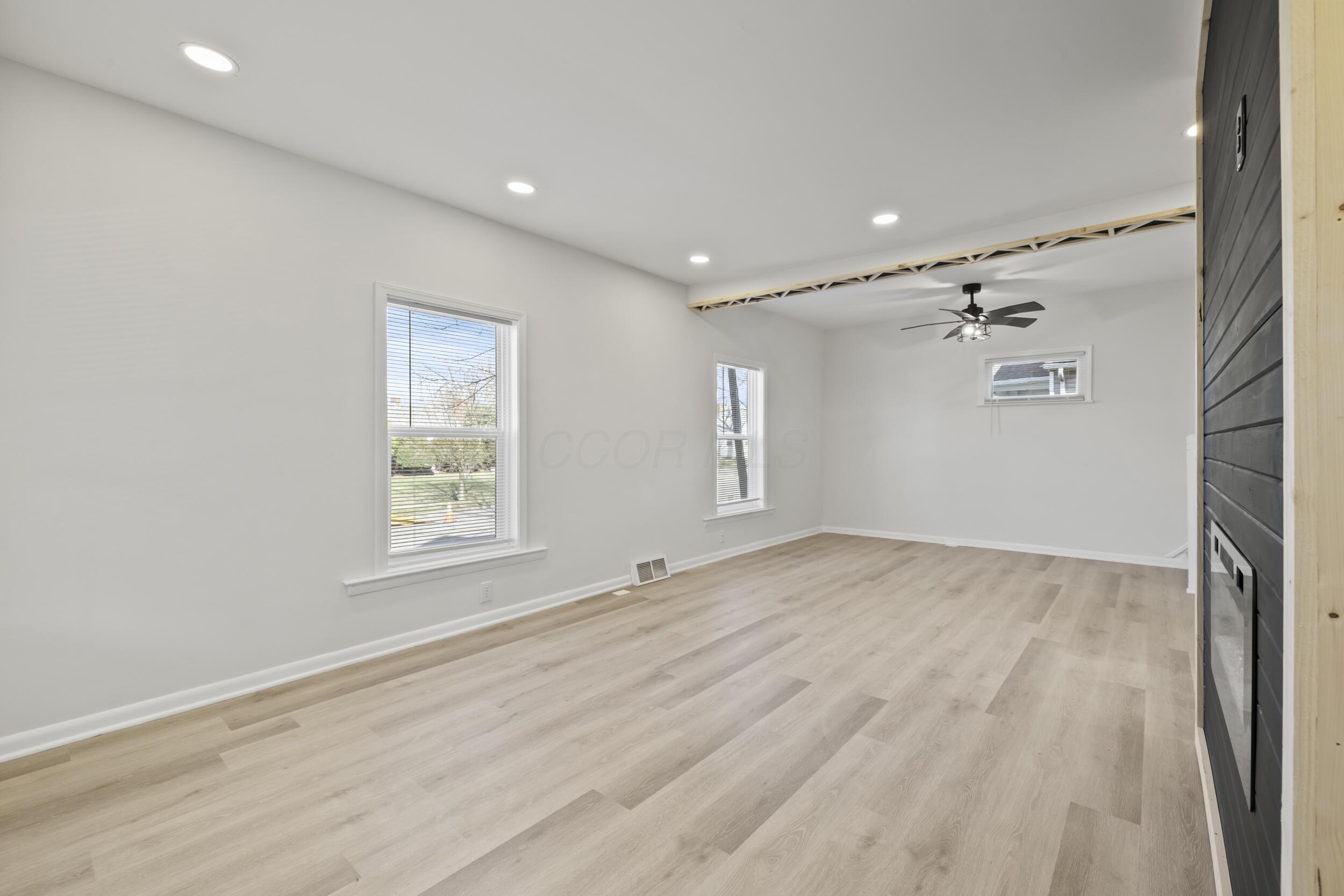 580 S Napoleon Avenue Property Photo 17