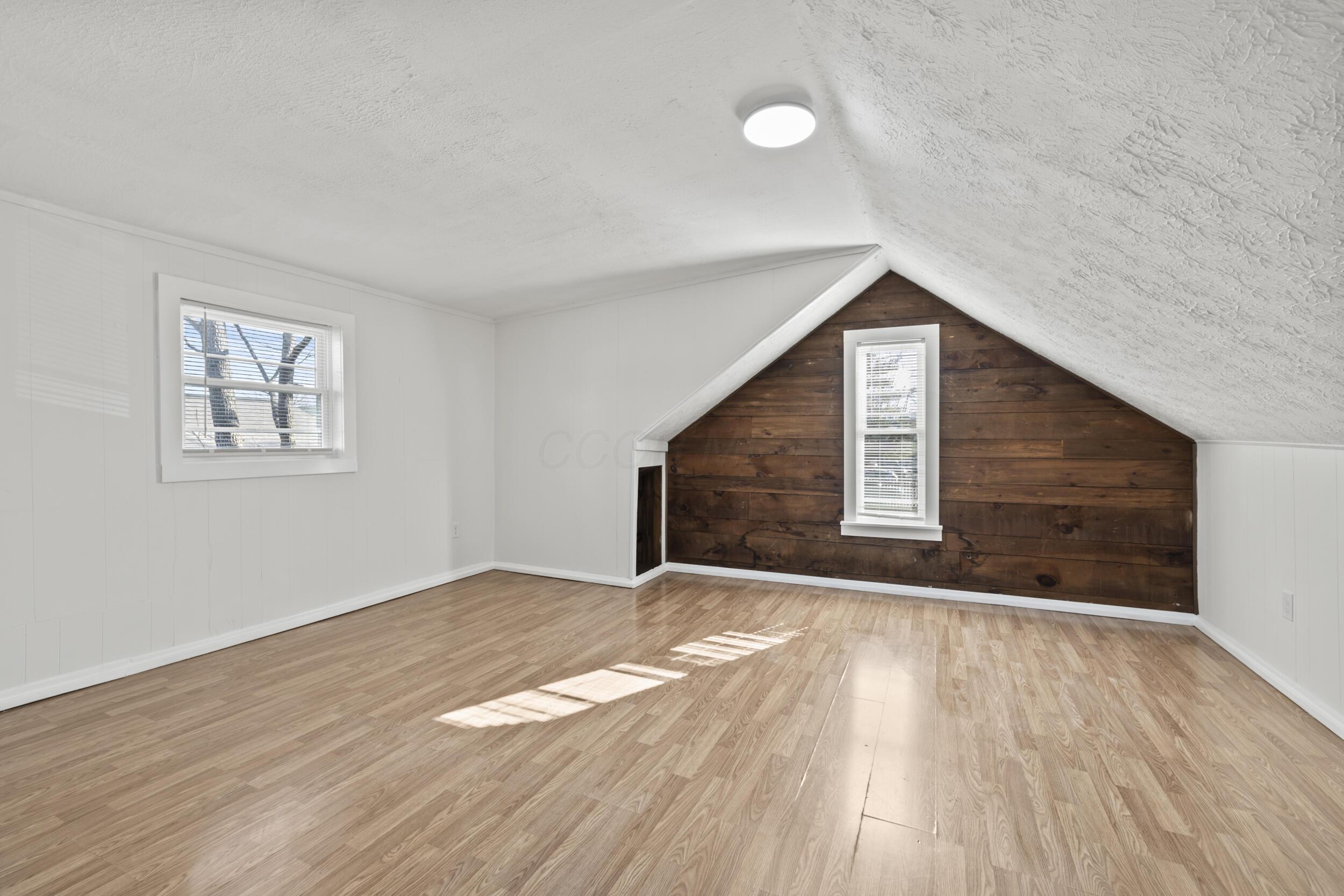 580 S Napoleon Avenue Property Photo 19