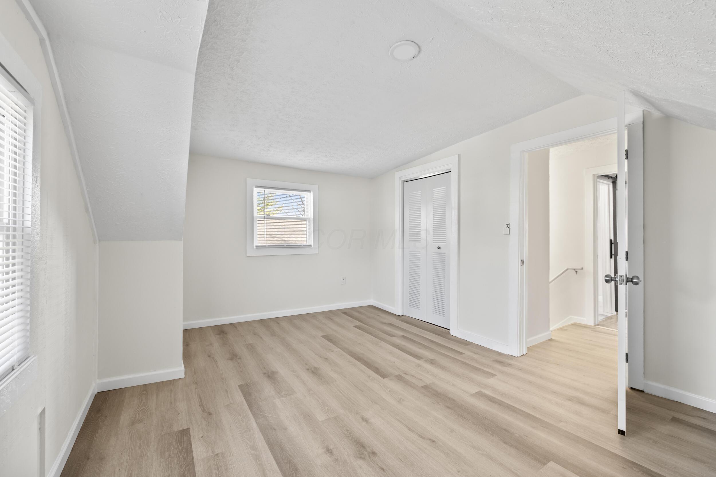 580 S Napoleon Avenue Property Photo 26