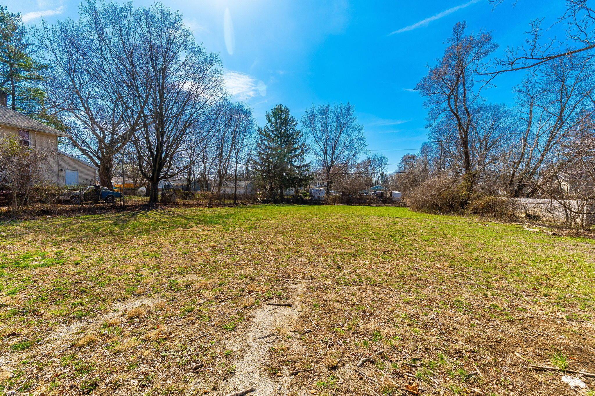 2055 Earl Avenue Property Photo 1