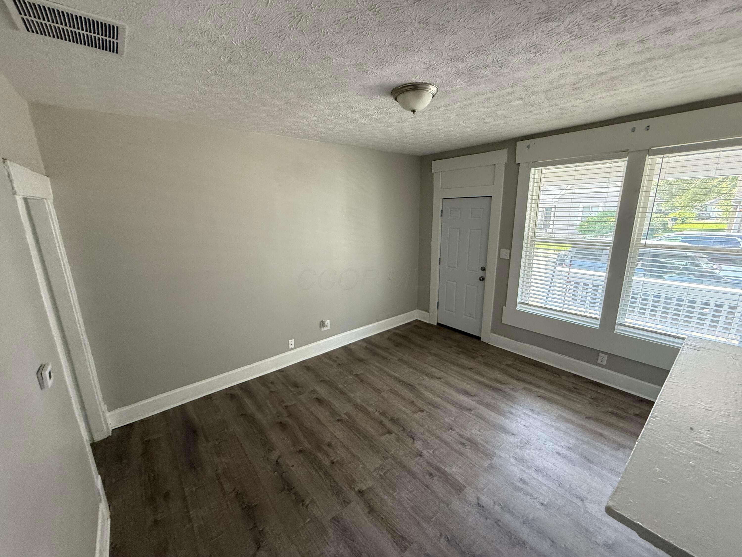212 S Yale Avenue Property Photo 37