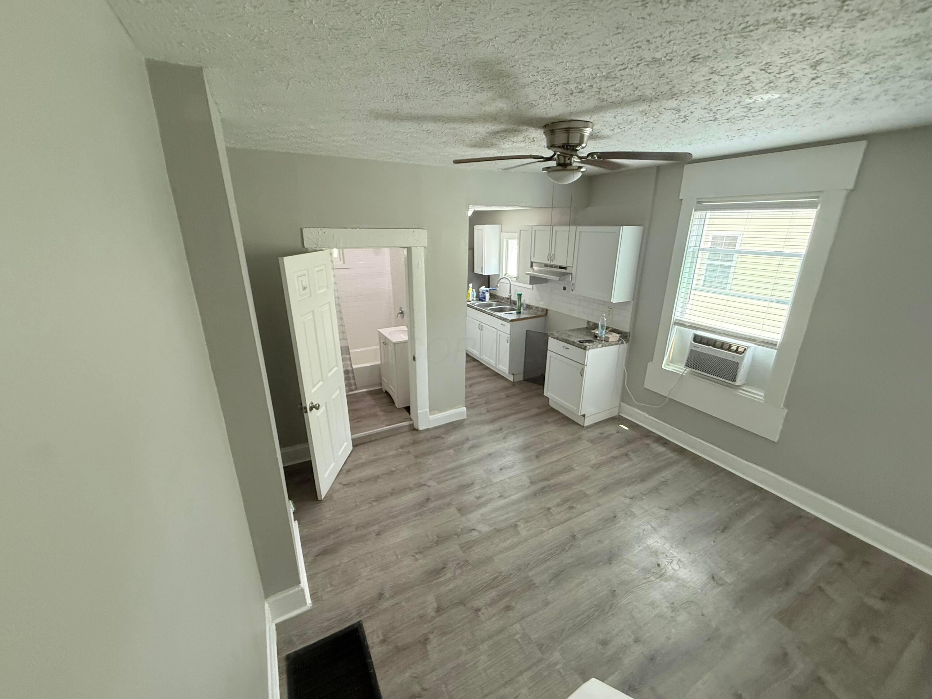 212 S Yale Avenue Property Photo 41