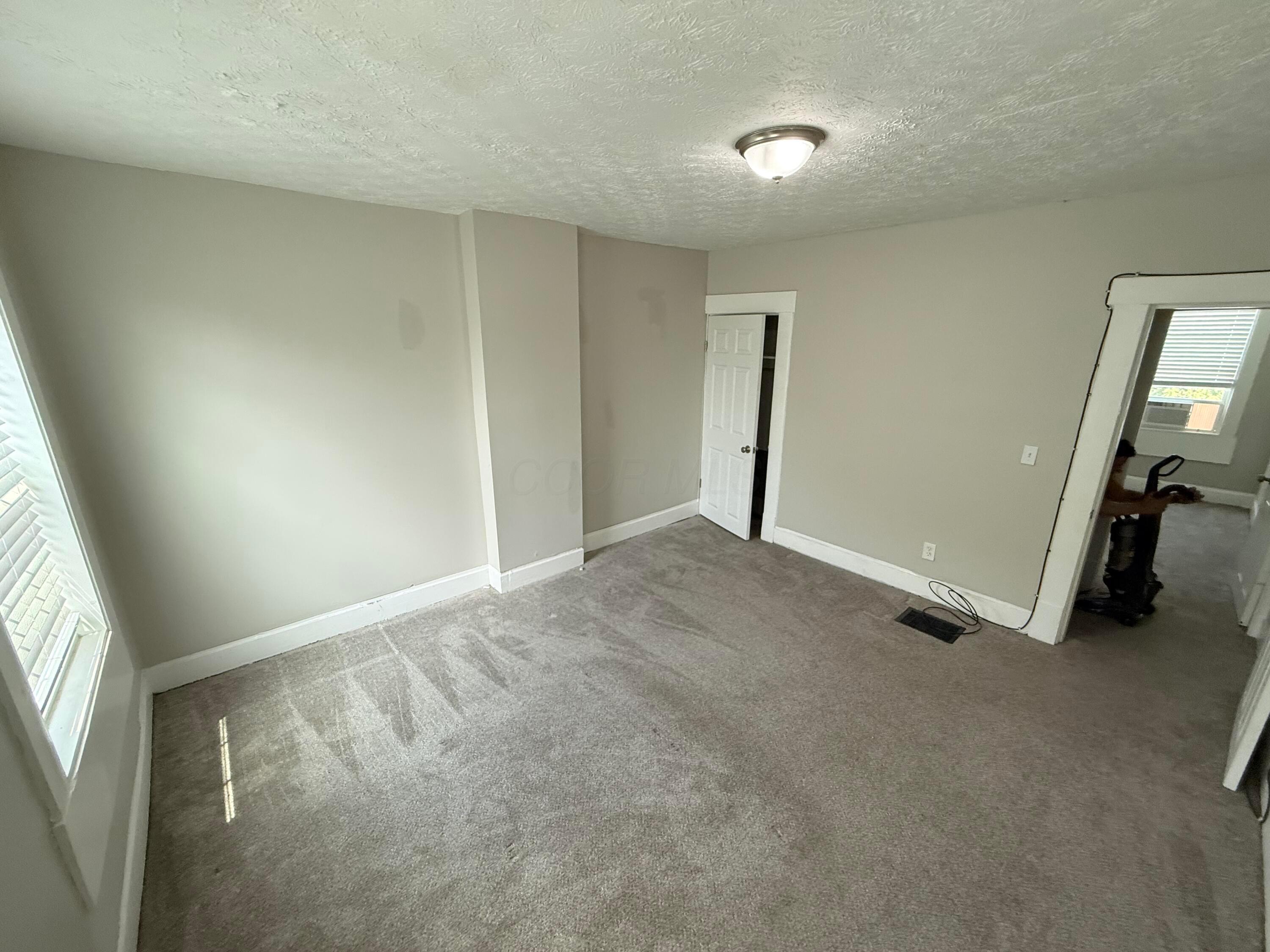 212 S Yale Avenue Property Photo 46