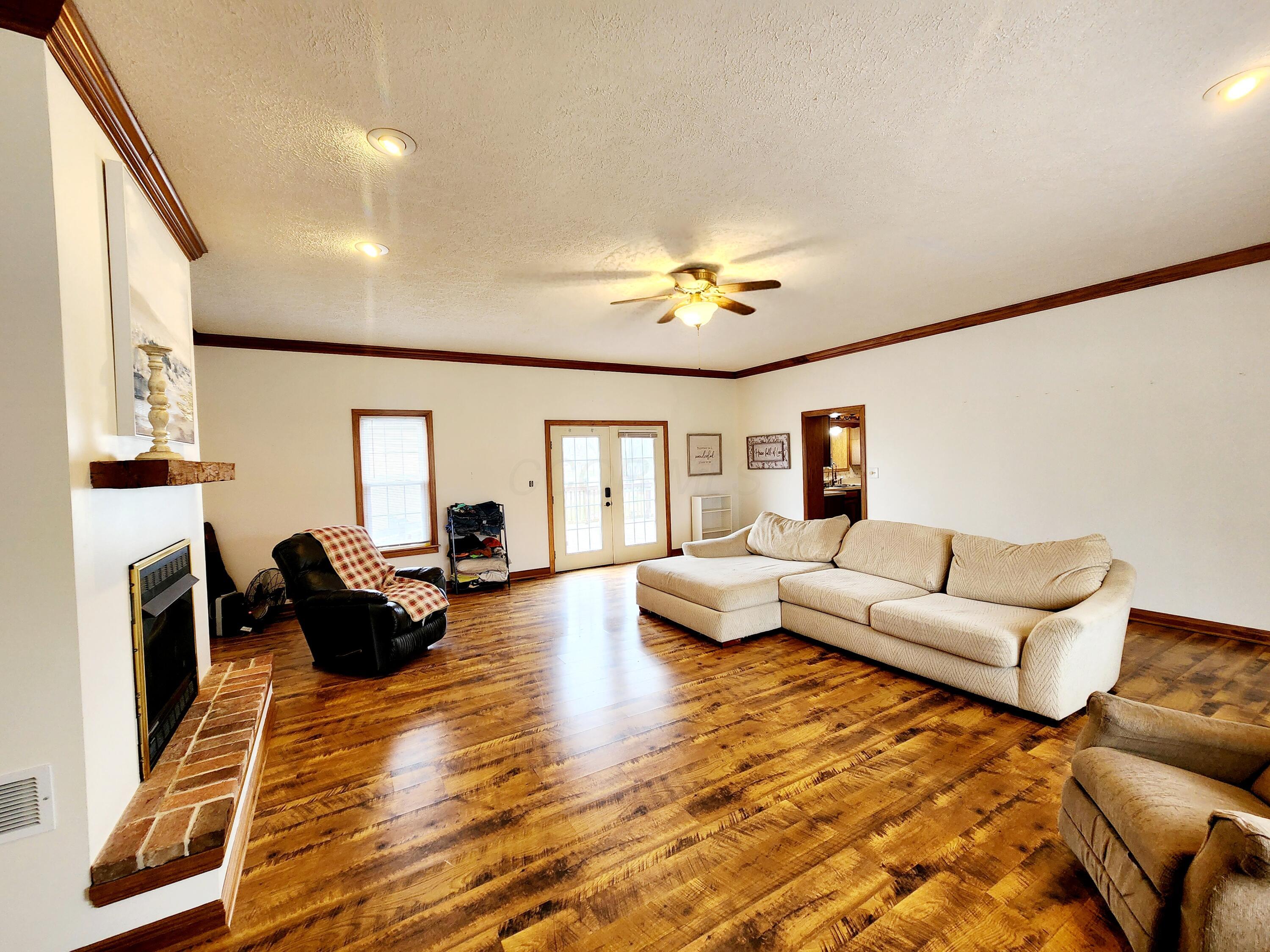 39 E High Street Property Photo 17
