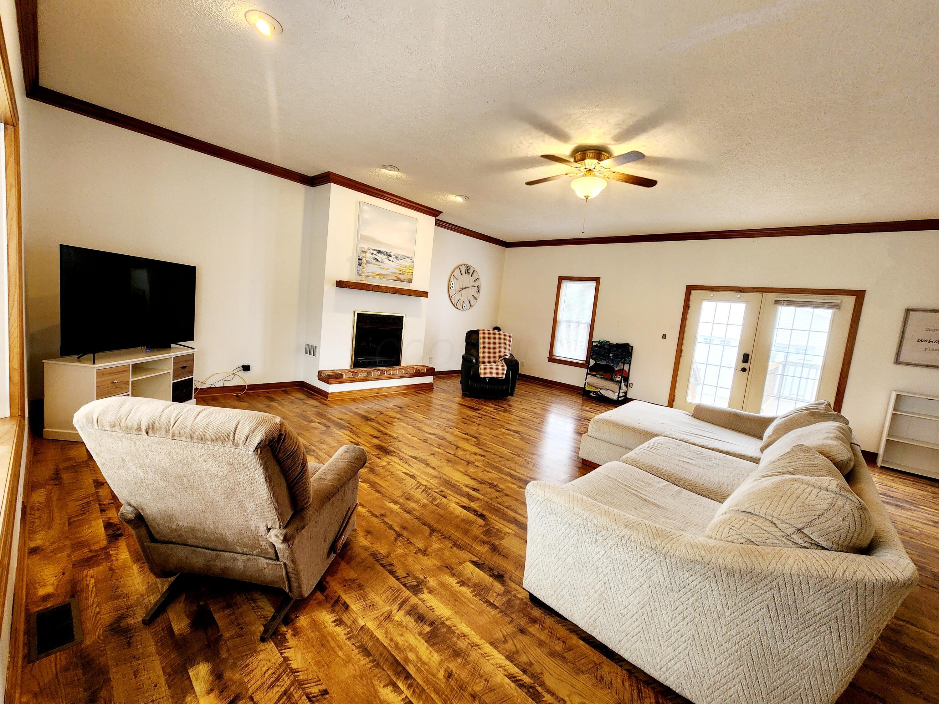 39 E High Street Property Photo 19