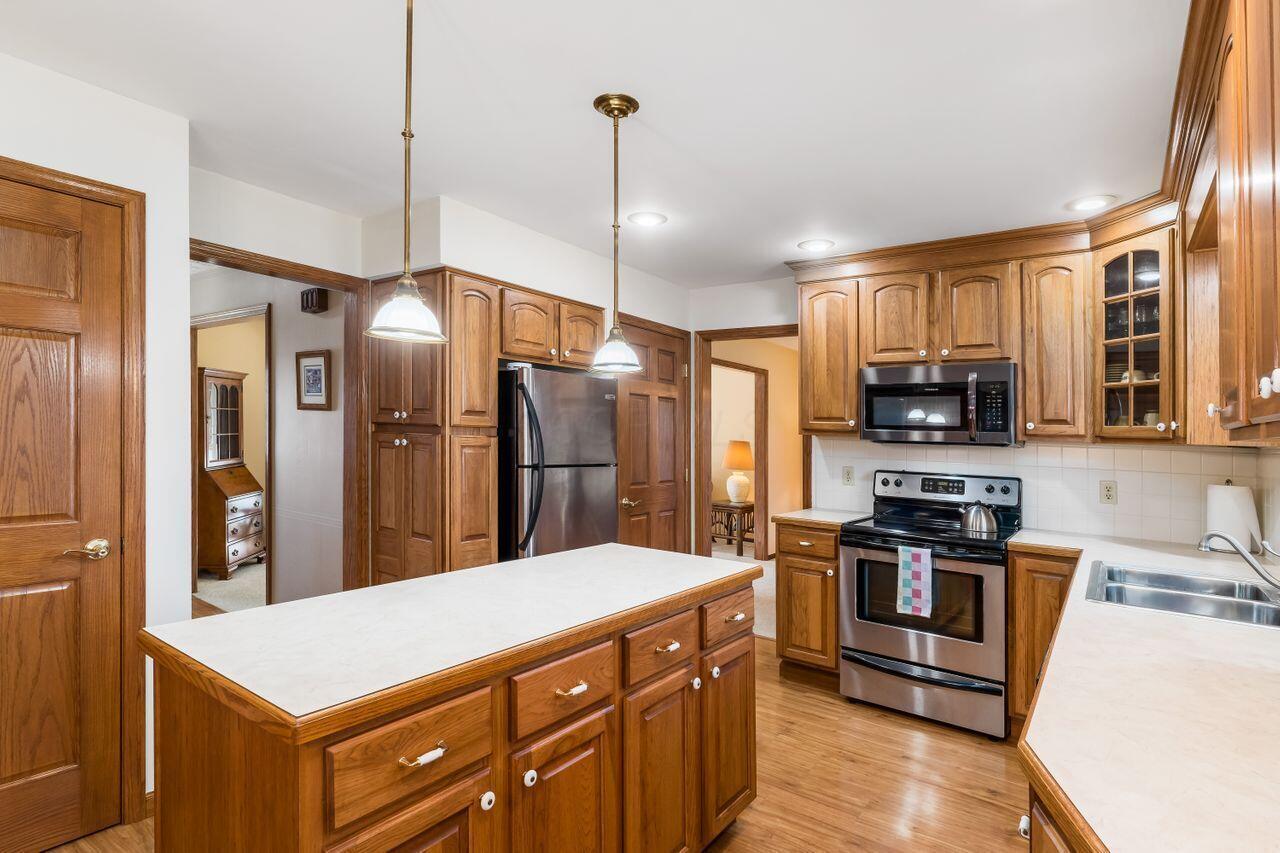 10180 S Crosset Hill Drive Property Photo 14