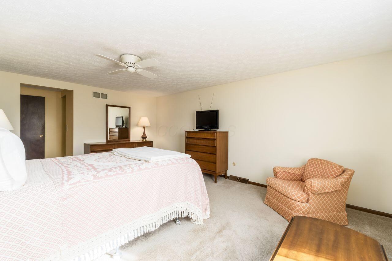 10180 S Crosset Hill Drive Property Photo 21