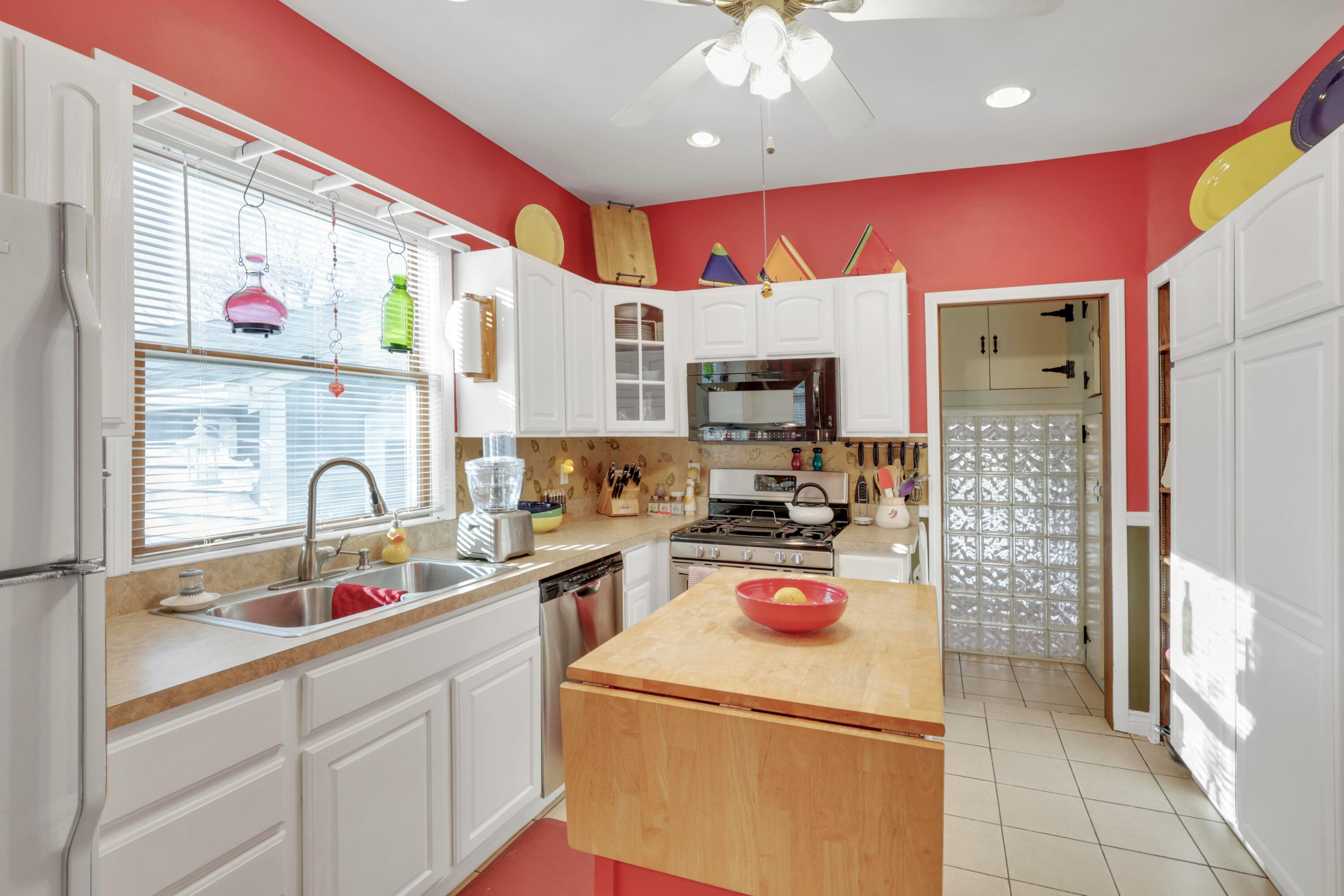 123 Campbell Street Property Photo 17