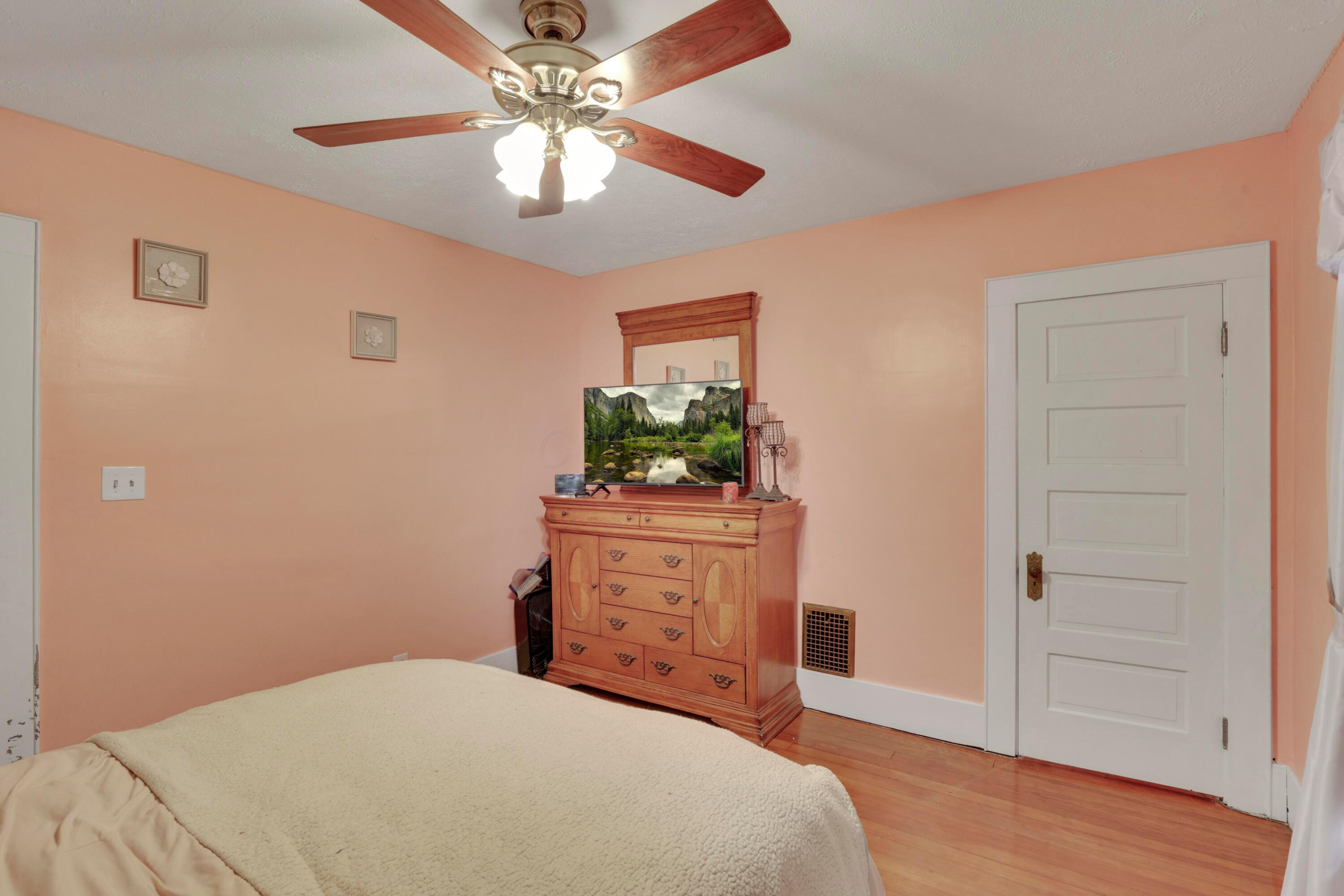 123 Campbell Street Property Photo 28