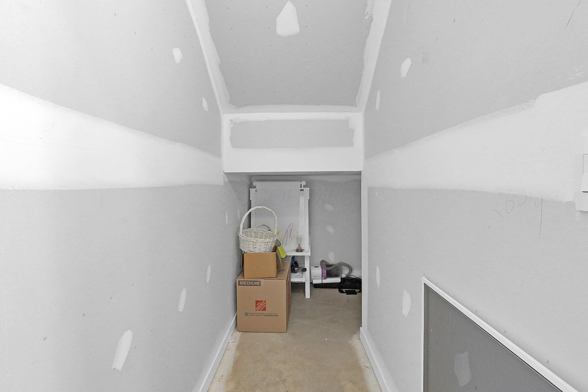 322 Kells Court W Property Photo 43