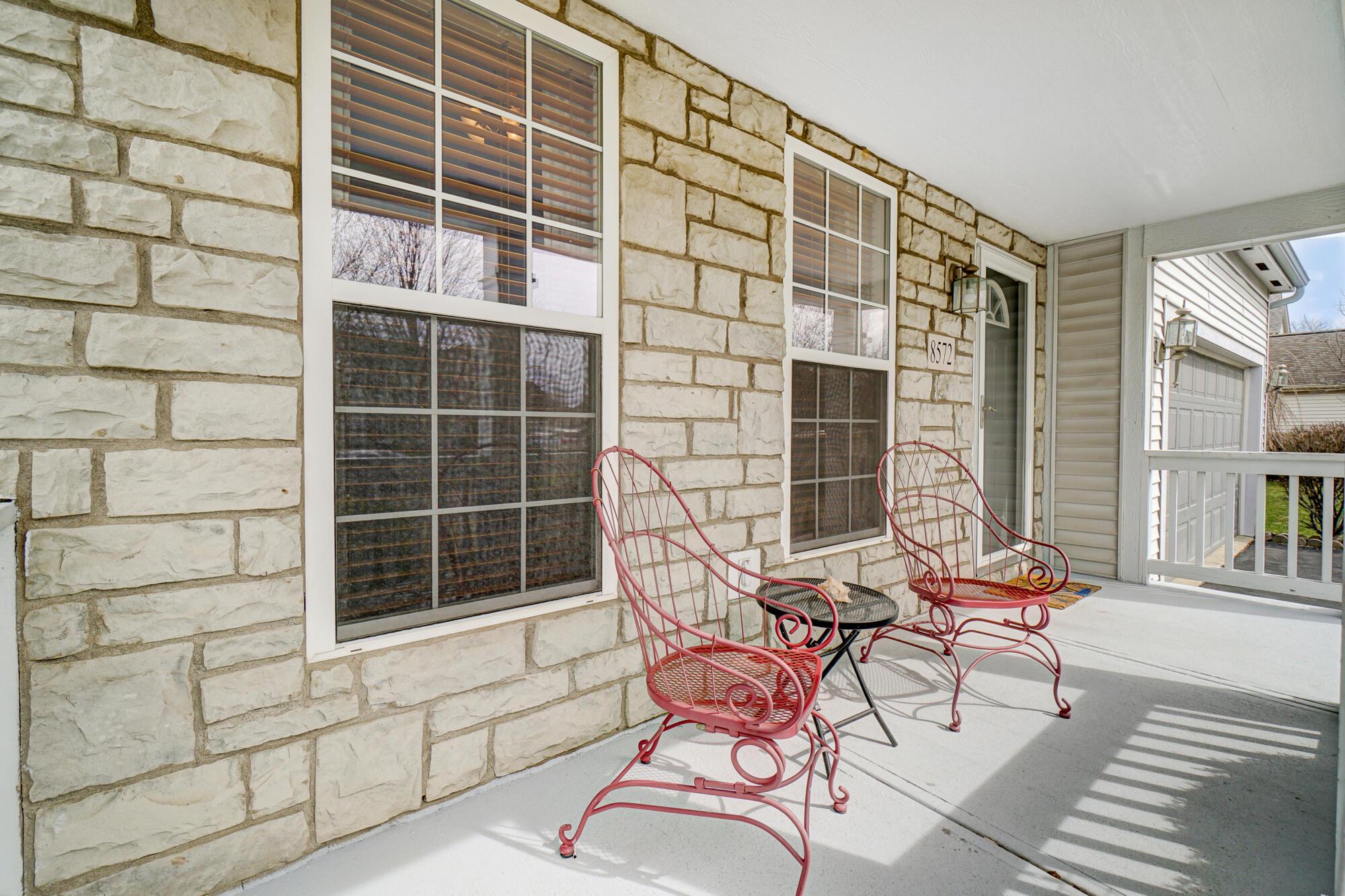 8572 Robbins Loop Drive Property Photo 4