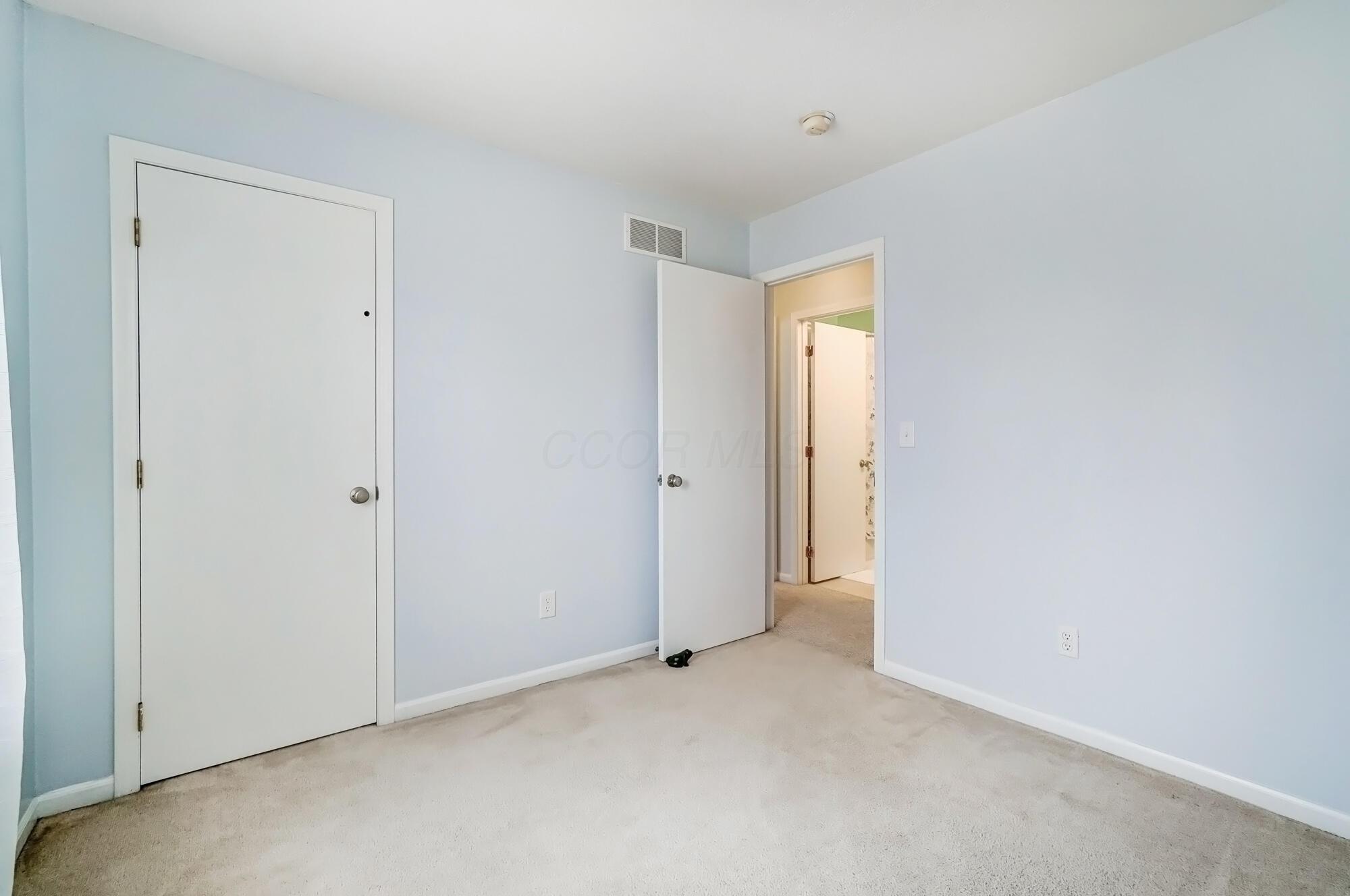 8572 Robbins Loop Drive Property Photo 34