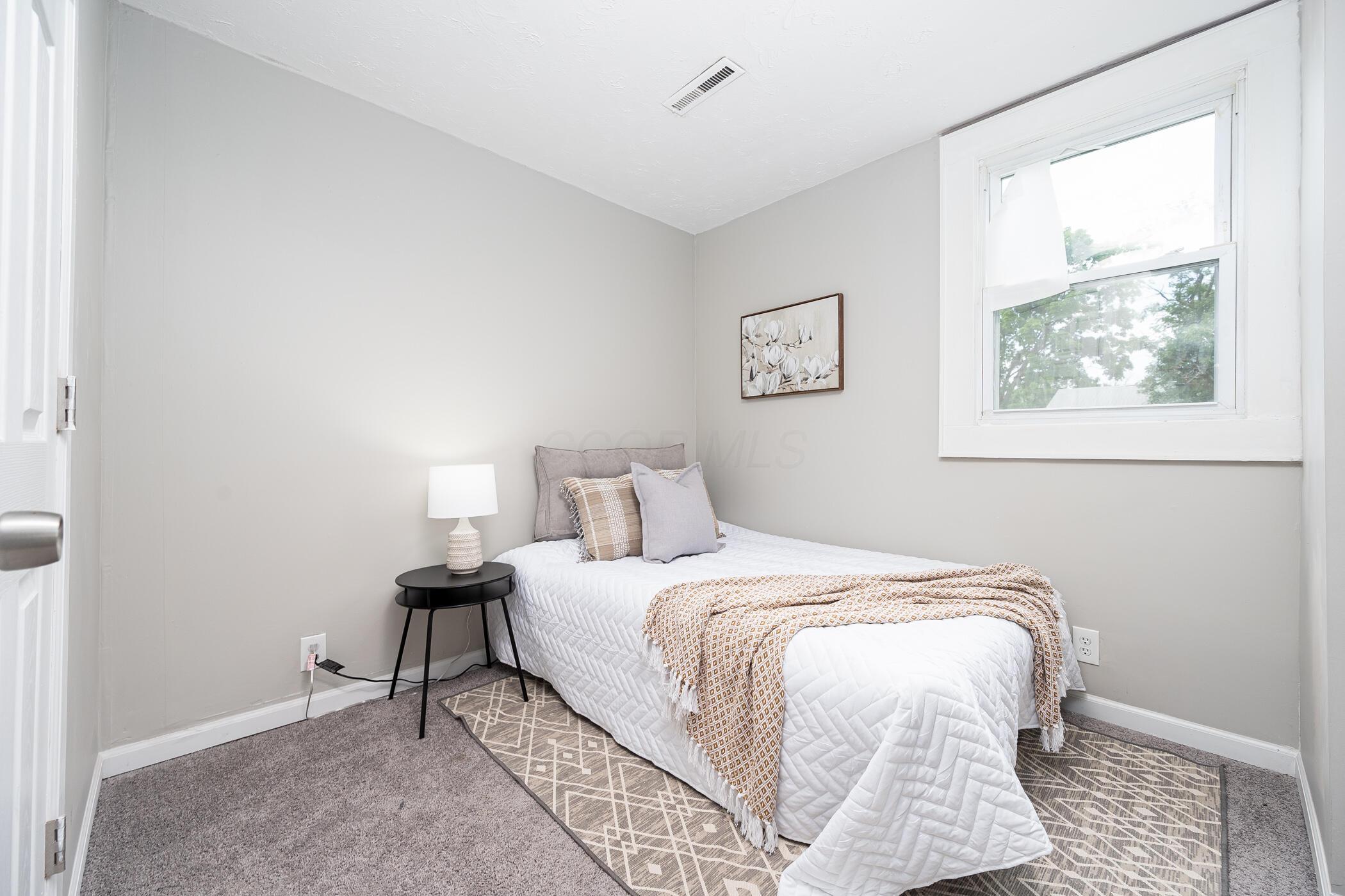 1535 Thomas Avenue Property Photo 8