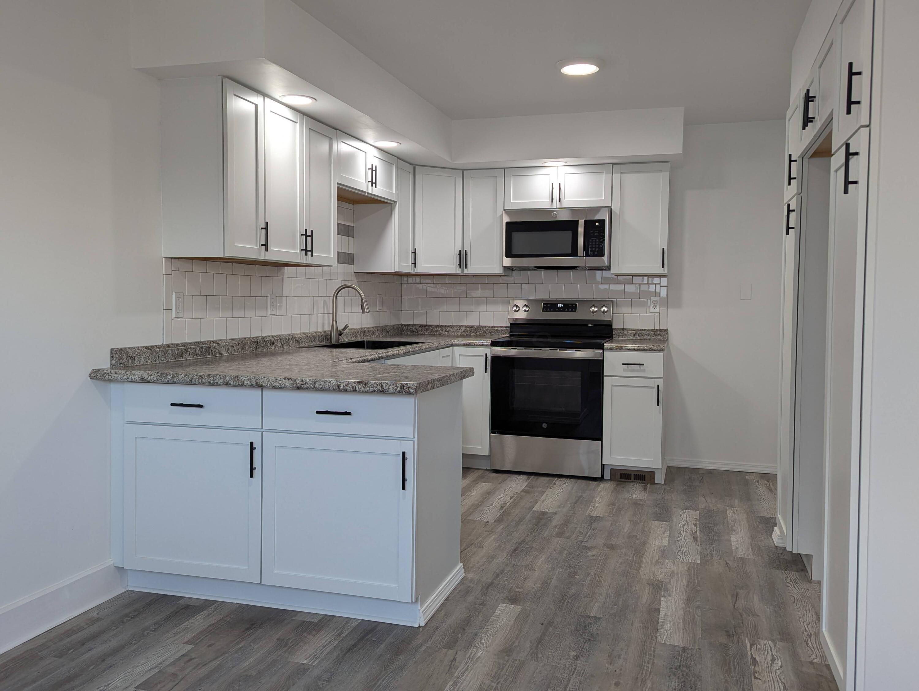 2431 Hillside Avenue Property Photo 2